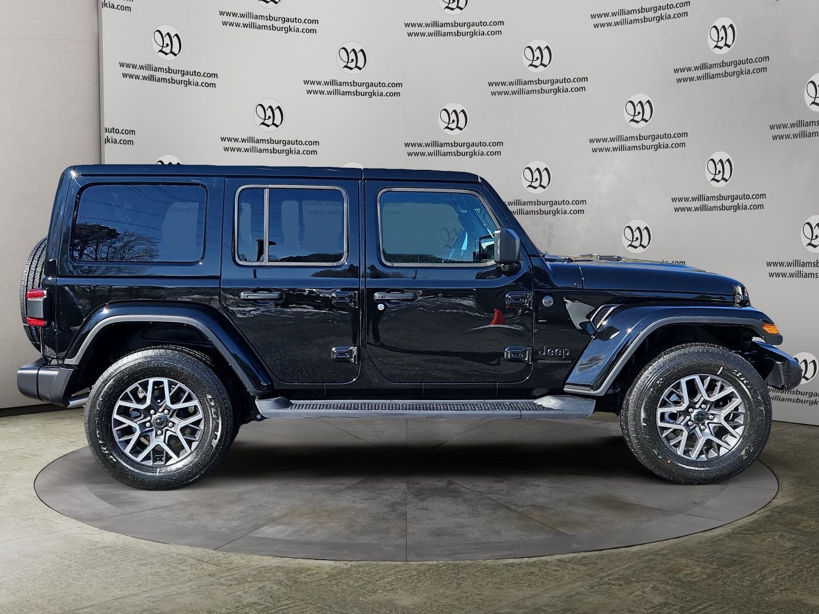 New 2025 Jeep Wrangler Sahara - photo - 5
