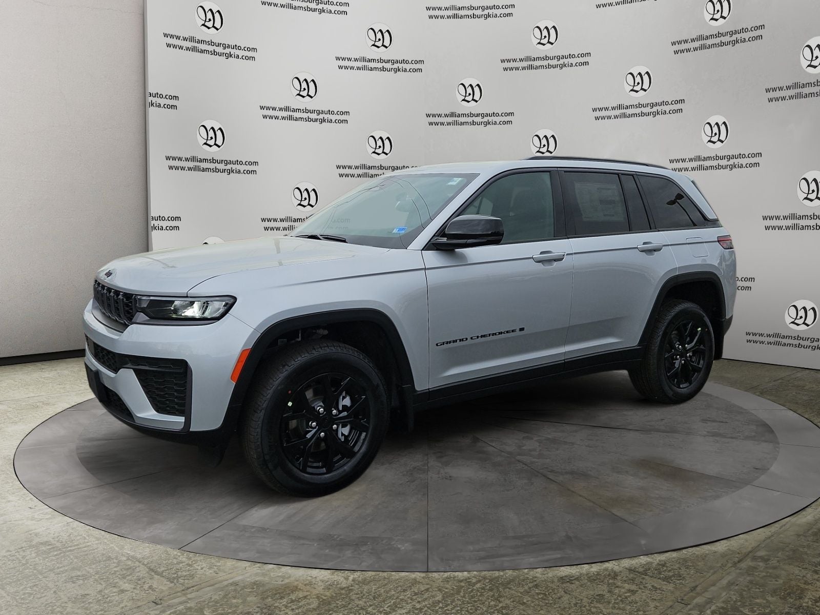 New 2026 Jeep Grand Cherokee Altitude - photo - 0
