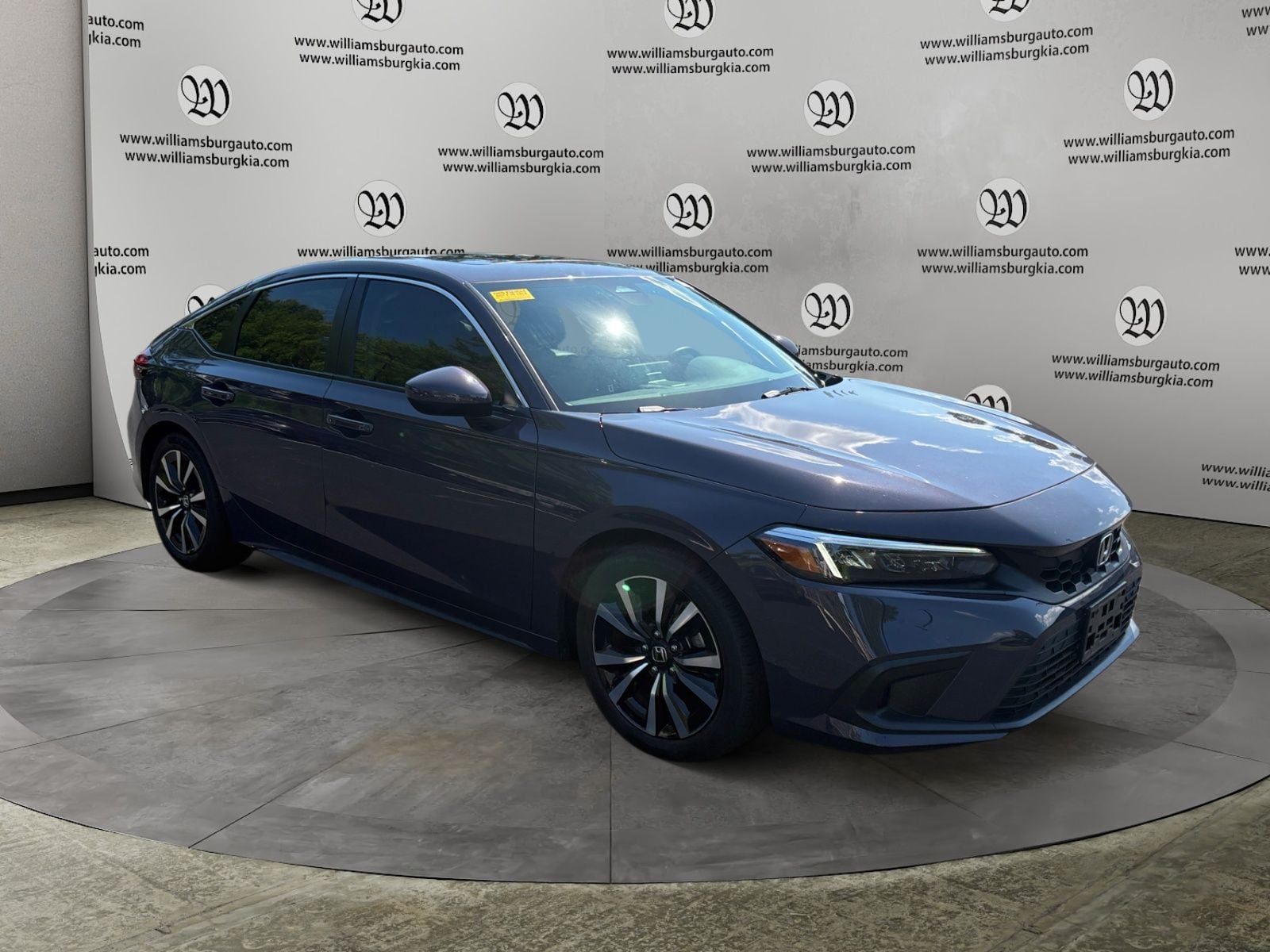 Pre-Owned 2023 Honda Civic EX-L - photo - 6