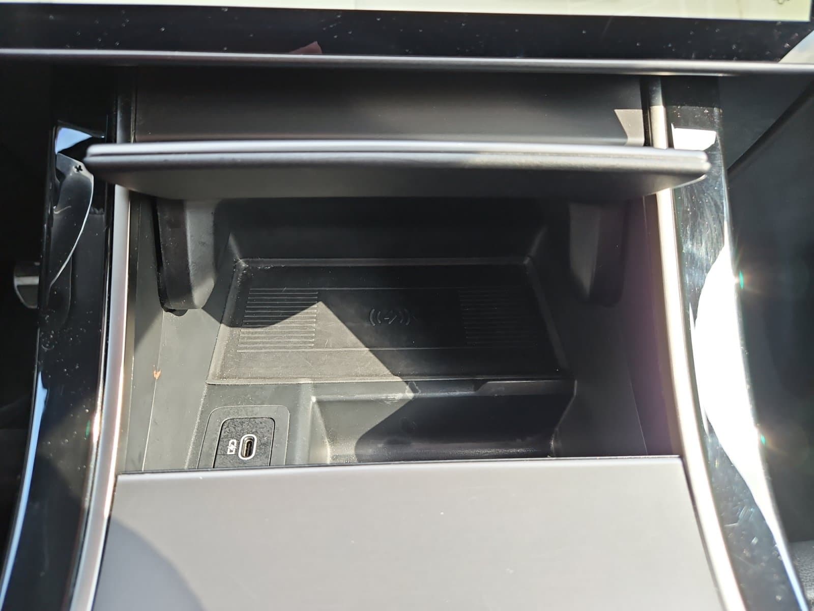 Pre-Owned 2025 Land Rover Range Rover Velar Dynamic SE - photo - 26