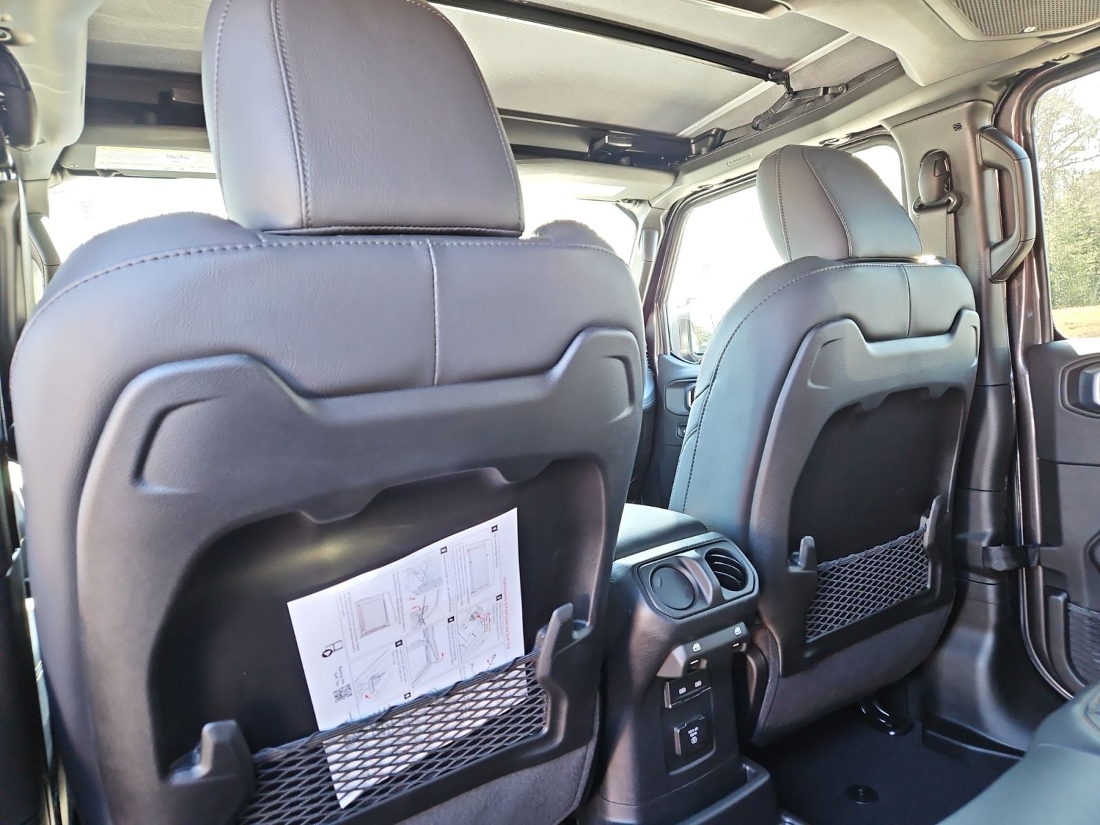 New 2026 Jeep Wrangler Sahara - photo - 19