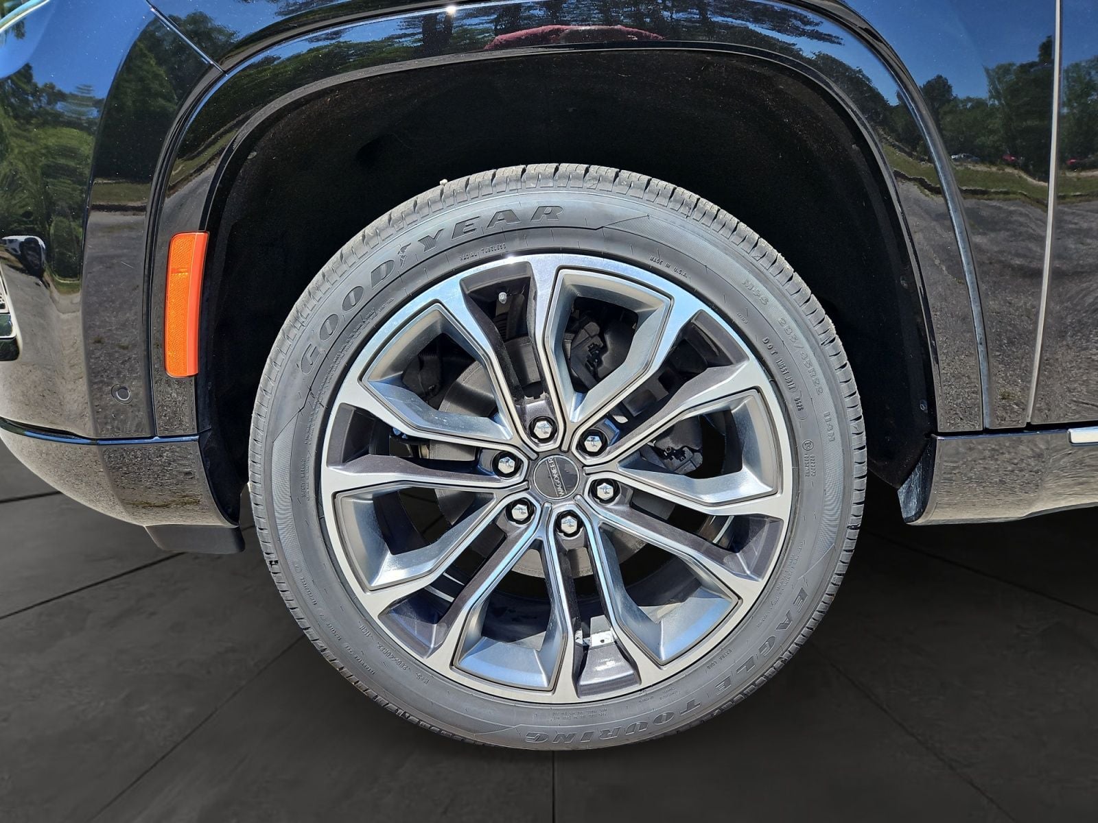 Pre-Owned 2024 Jeep Grand Wagoneer Series III - photo - 13