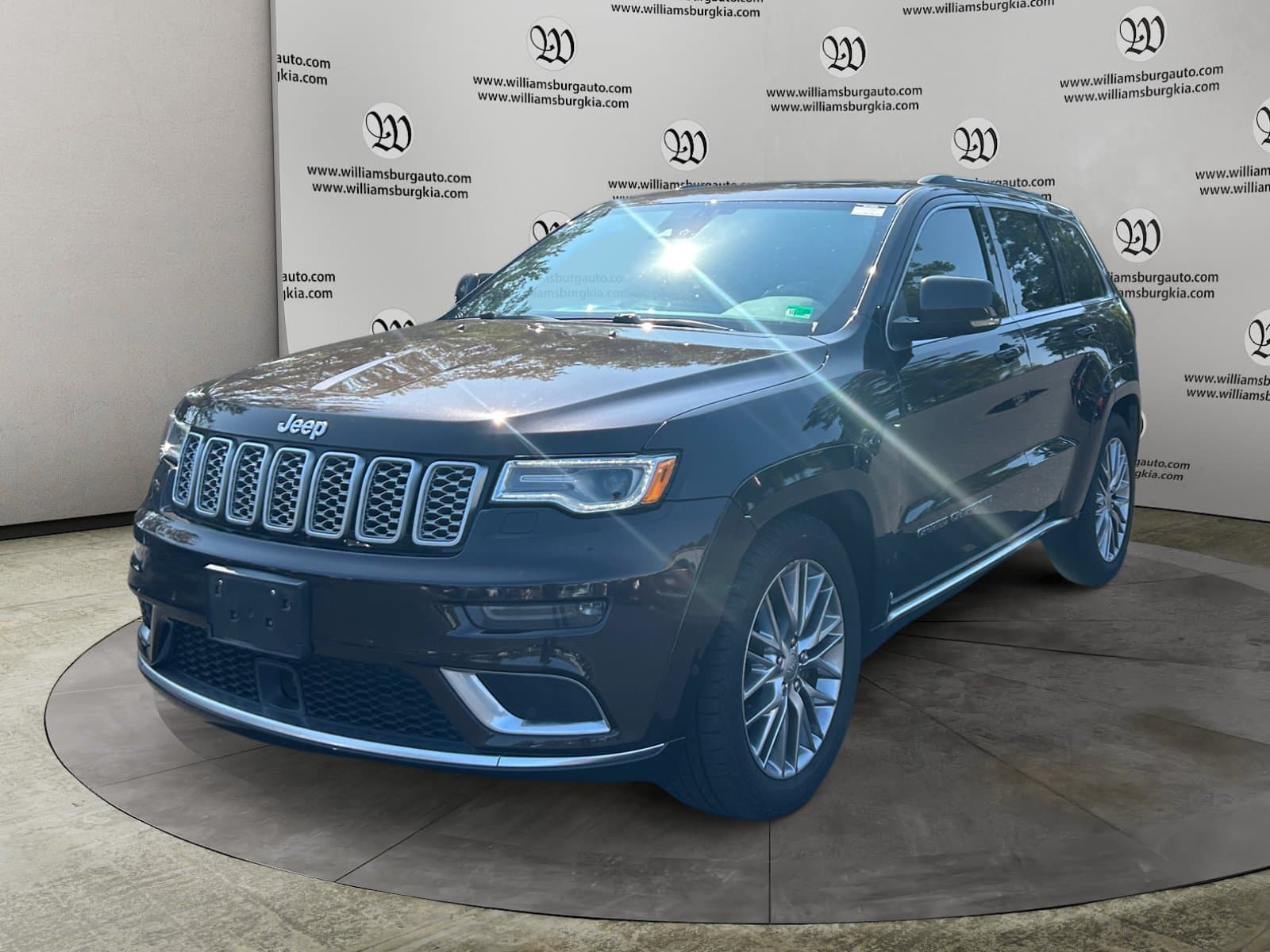 Pre-Owned 2017 Jeep Grand Cherokee Summit - photo - 0