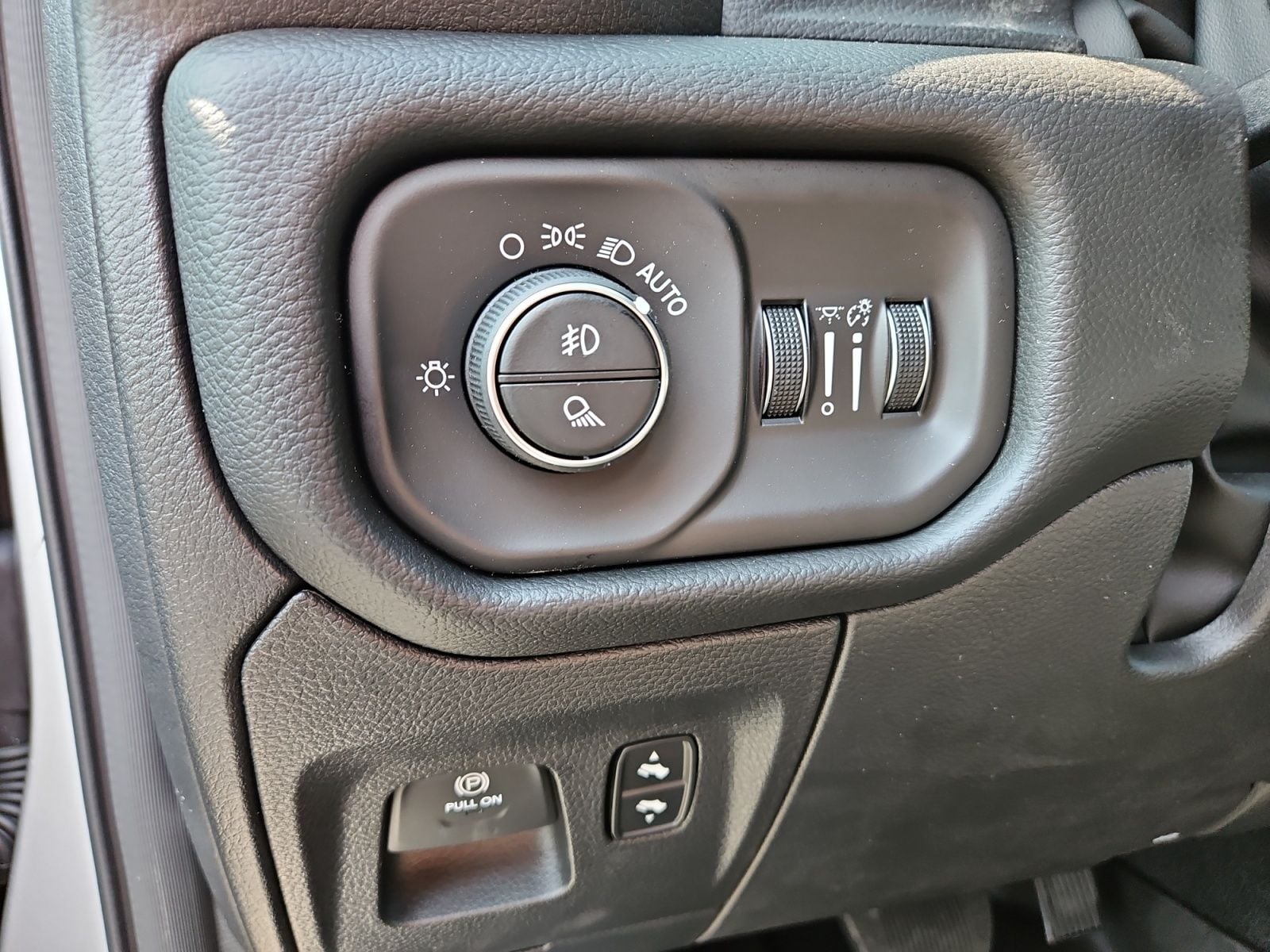 New 2026 Ram 1500 Big Horn/Lone Star - photo - 22