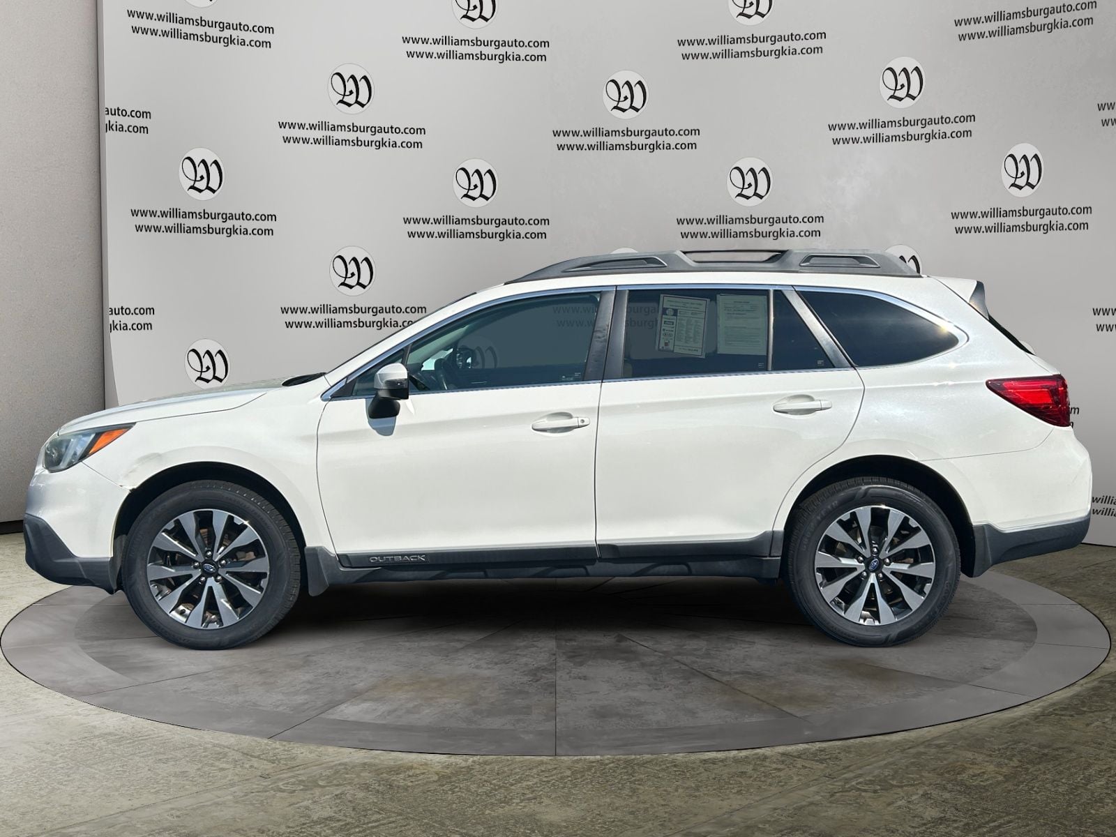 Pre-Owned 2015 Subaru Outback 2.5i - photo - 1