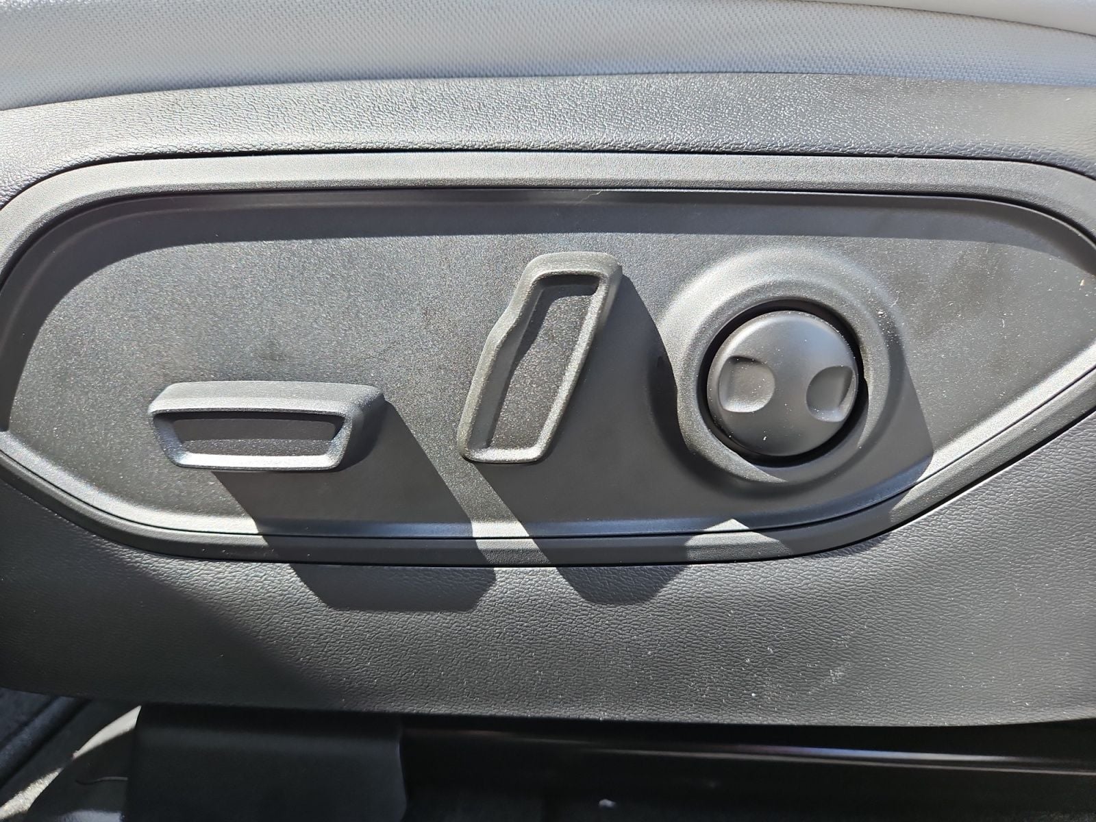 New 2026 Jeep Cherokee Limited - photo - 19