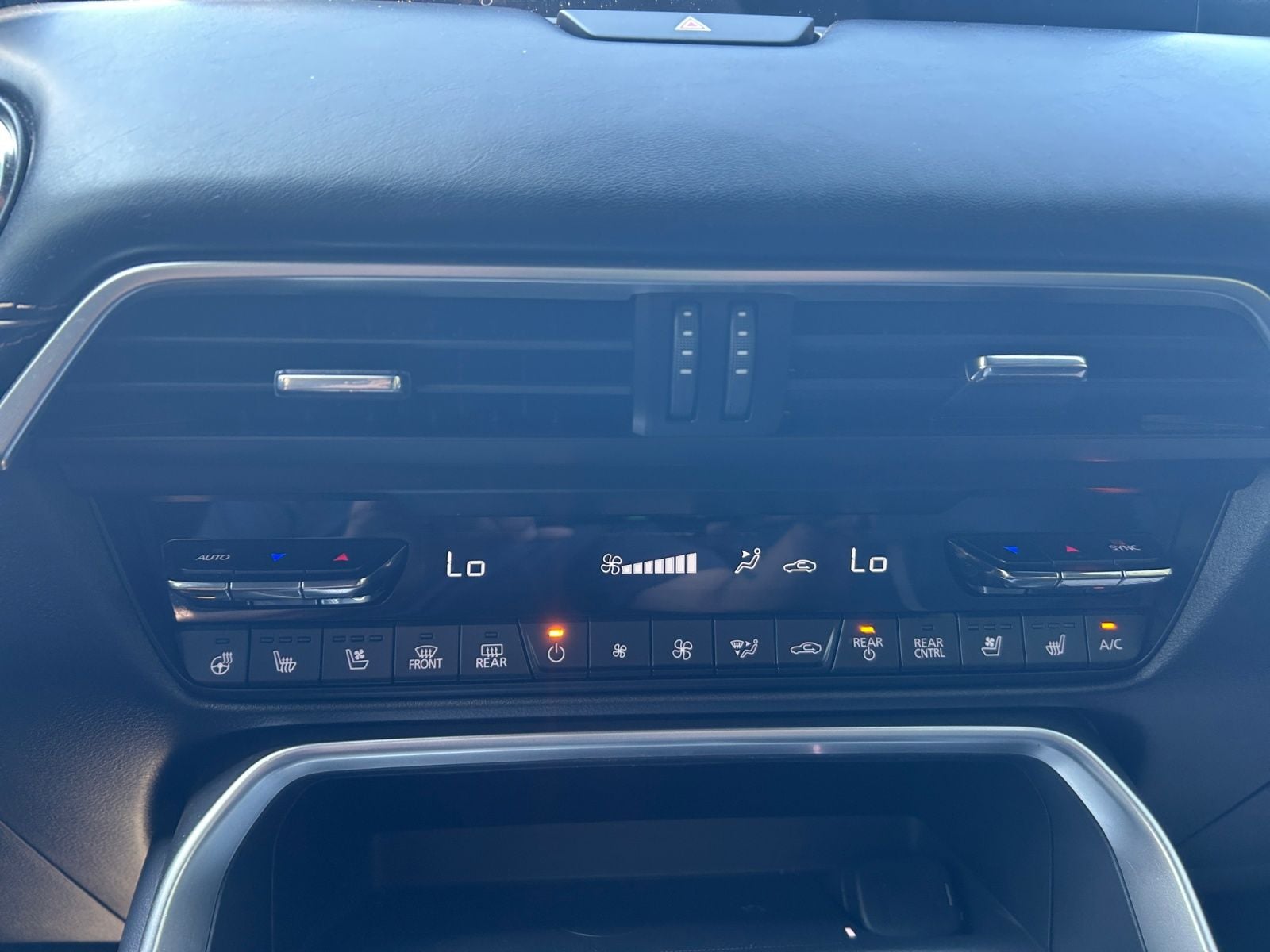 Pre-Owned 2024 Mazda CX-90 PHEV Premium Plus - photo - 19