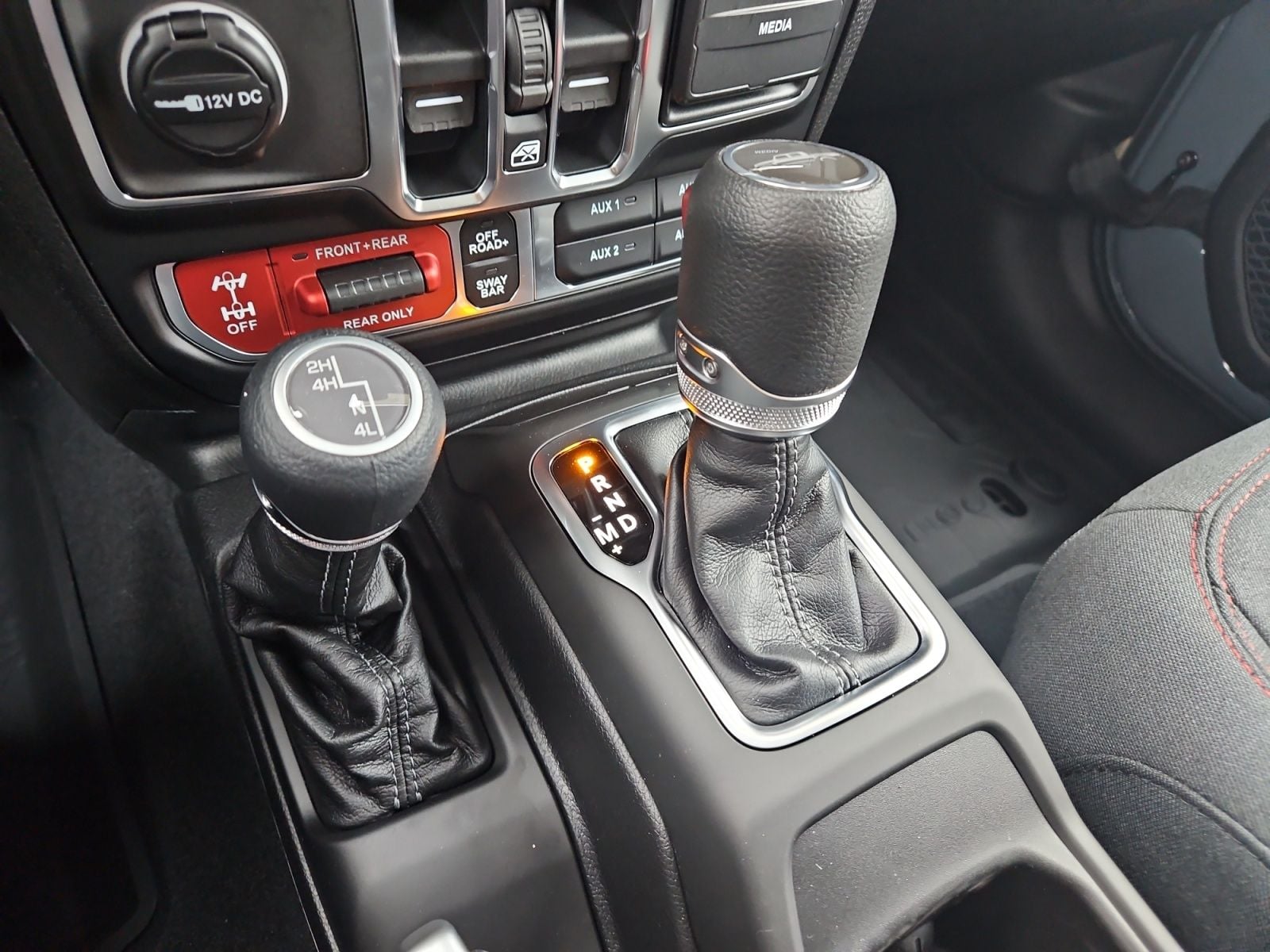 New 2026 Jeep Gladiator Rubicon - photo - 26