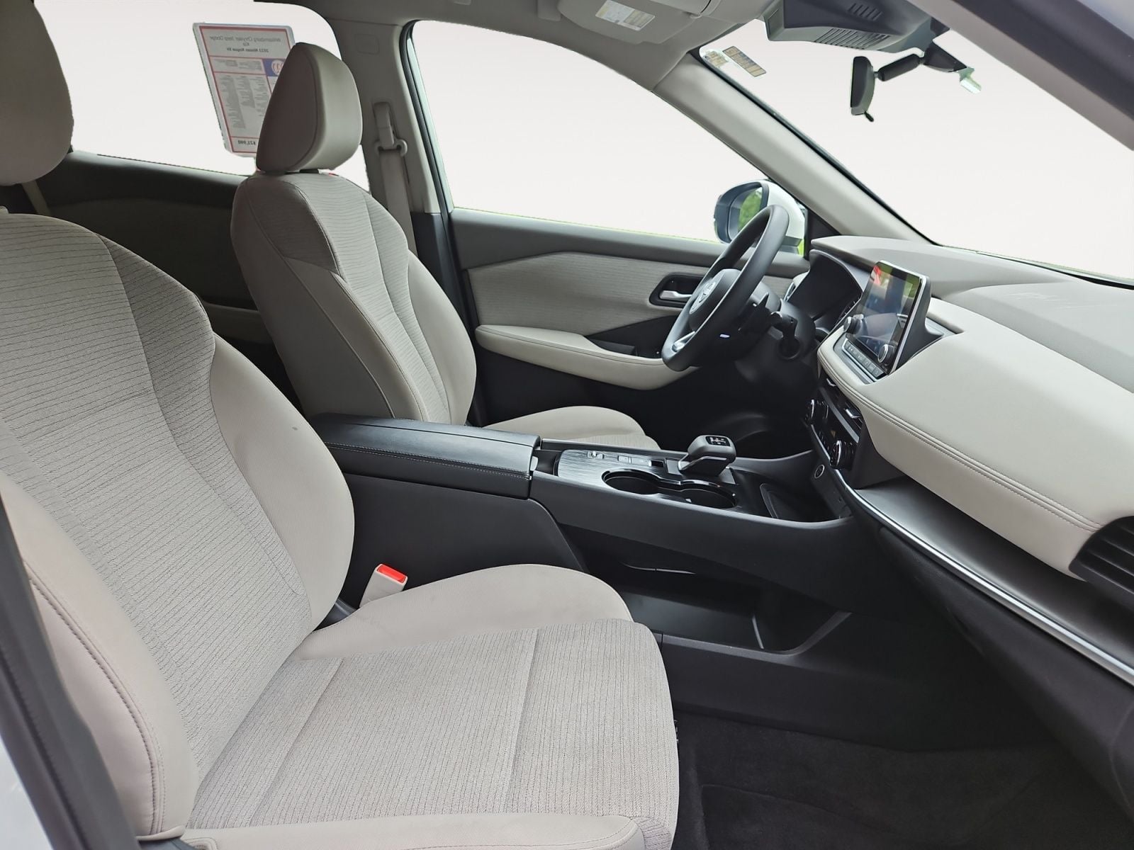 Pre-Owned 2023 Nissan Rogue SV - photo - 14