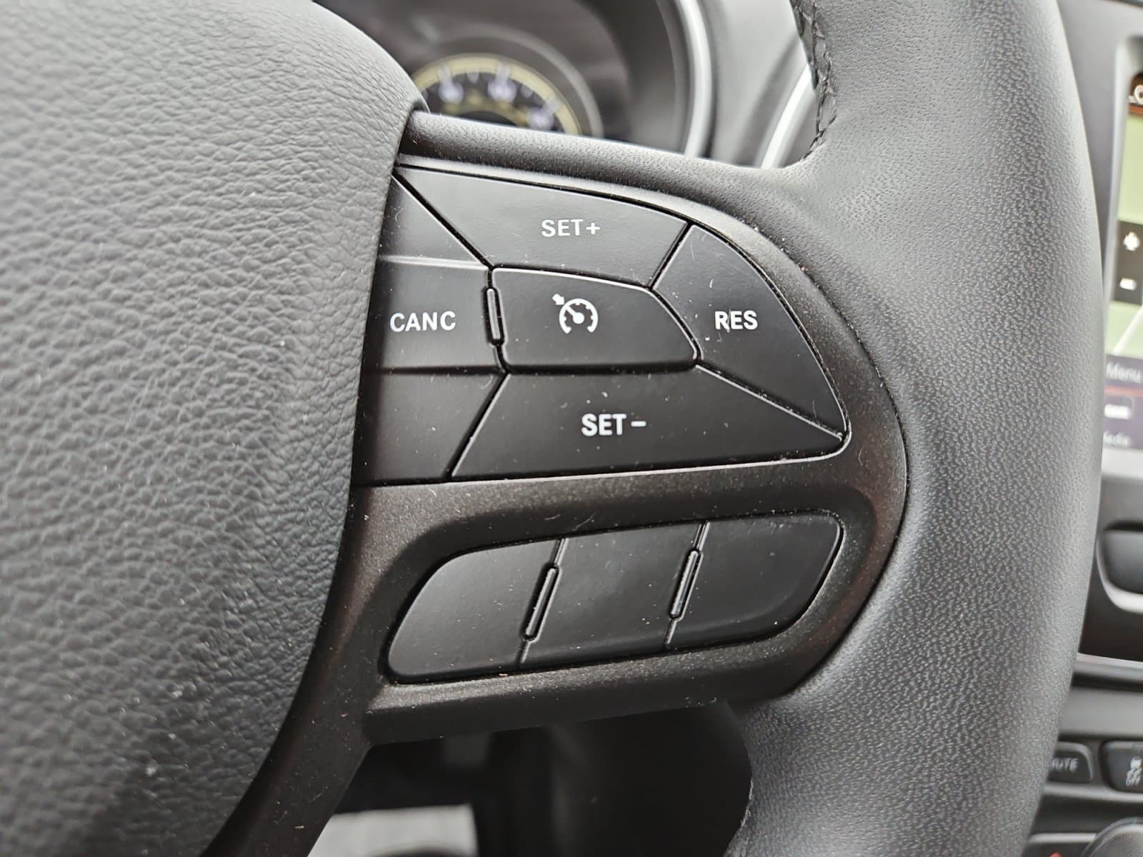 Pre-Owned 2022 Jeep Cherokee Trailhawk - photo - 25