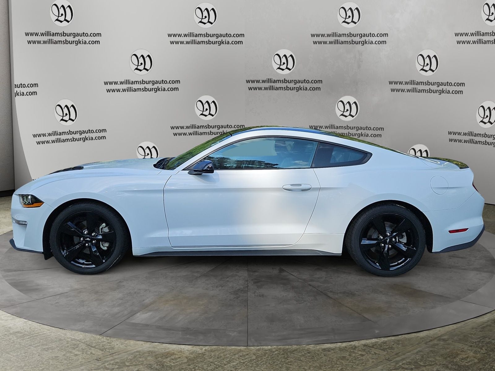 Pre-Owned 2023 Ford Mustang EcoBoost - photo - 1