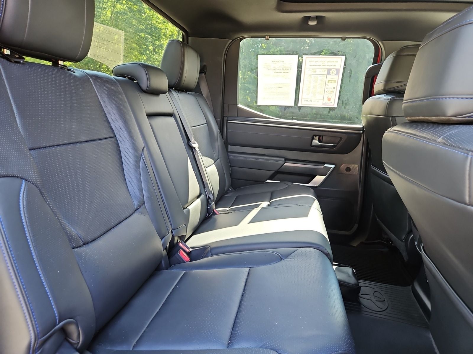 Pre-Owned 2024 Toyota Tundra Hybrid Platinum - photo - 16