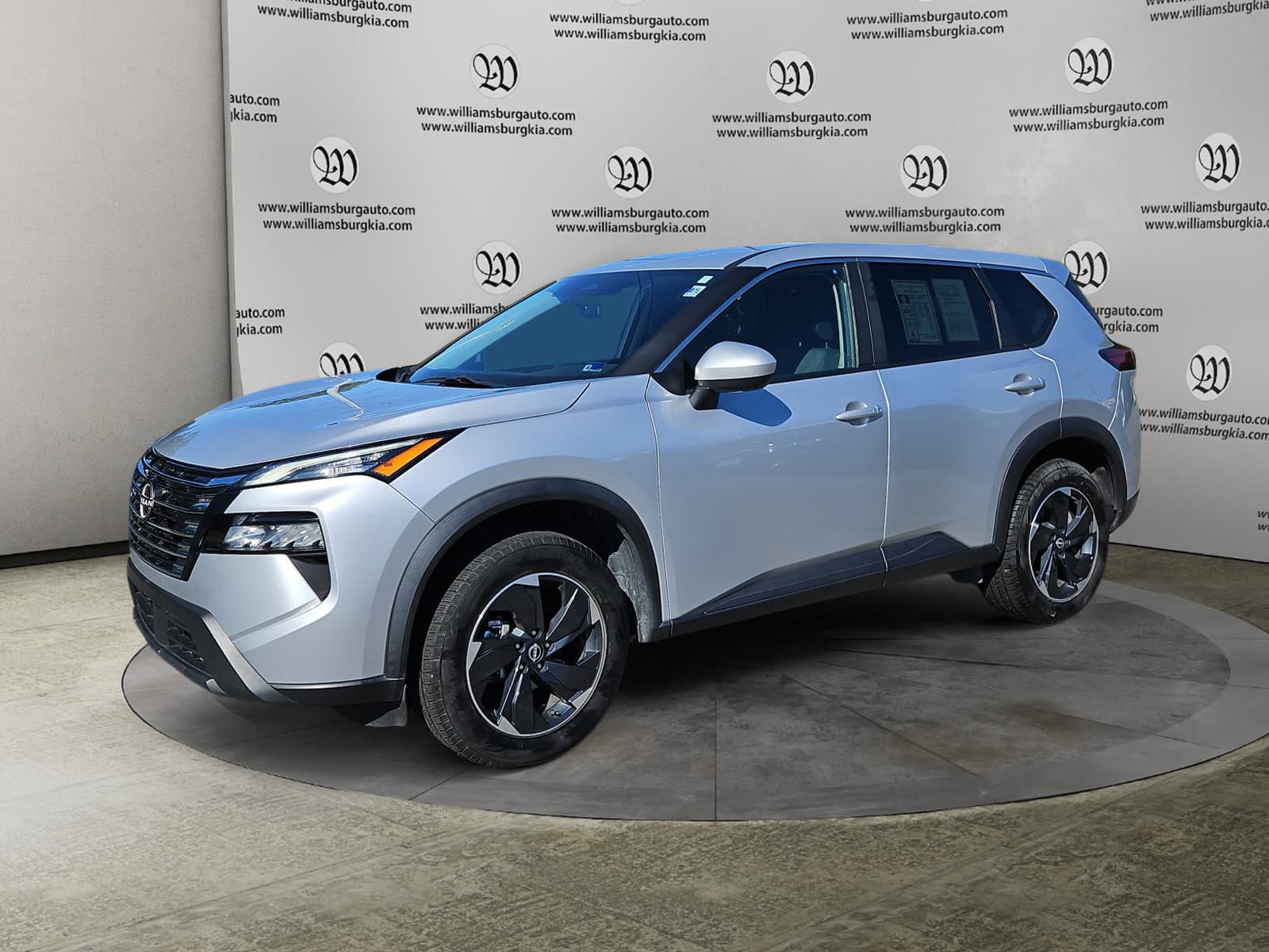 Pre-Owned 2024 Nissan Rogue SV - photo - 0