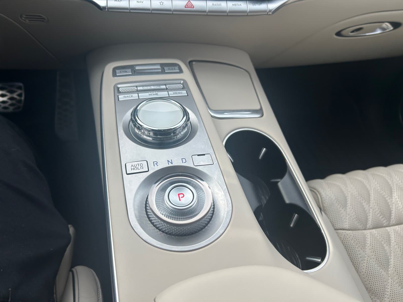 Pre-Owned 2022 Genesis GV70 3.5T Sport - photo - 23