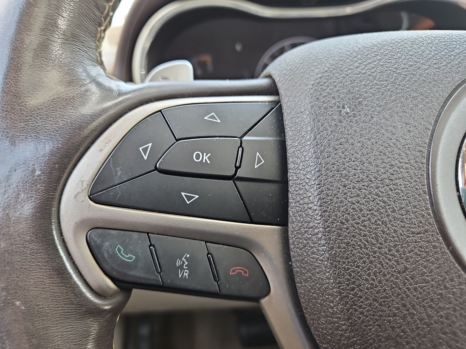 Pre-Owned 2014 Jeep Grand Cherokee Overland - photo - 22