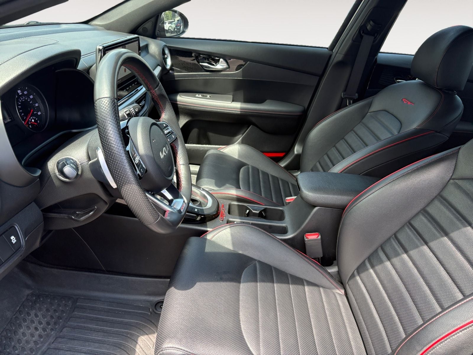 Pre-Owned 2024 Kia Forte GT - photo - 8
