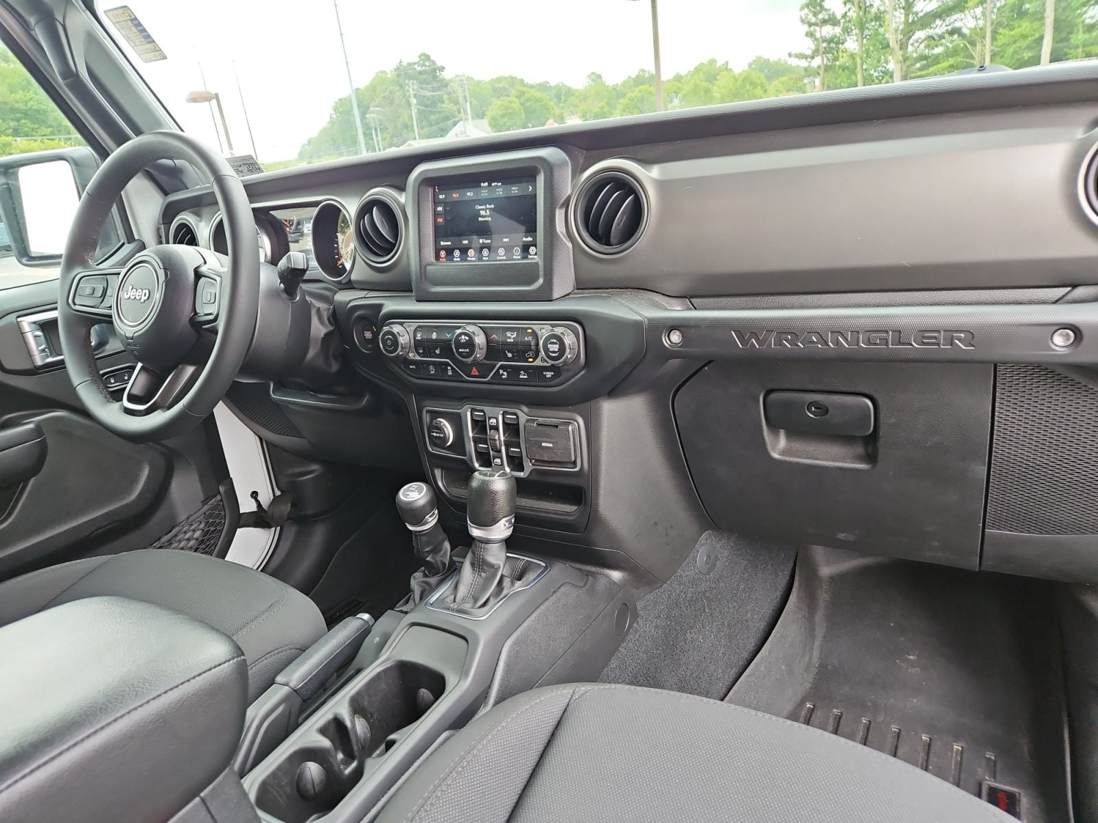 Pre-Owned 2023 Jeep Wrangler Sport S - photo - 15