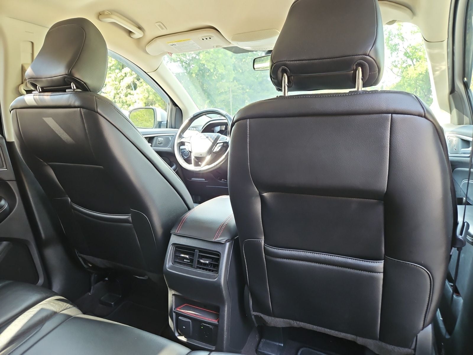 Pre-Owned 2020 Ford Edge Titanium - photo - 17