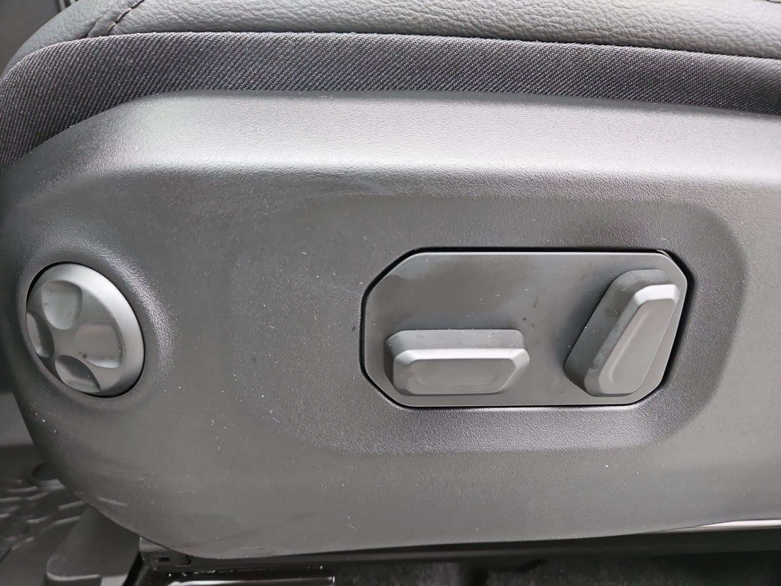 New 2027 Jeep Wrangler Sahara - photo - 20