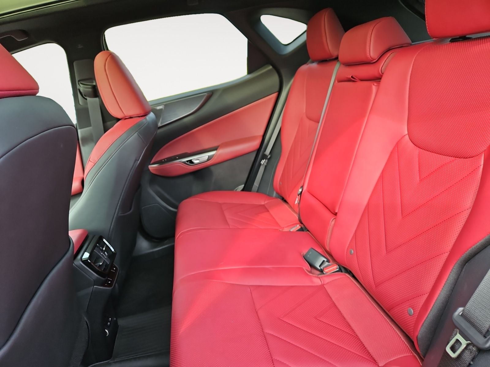 Pre-Owned 2025 Lexus NX 350 Luxury - photo - 12