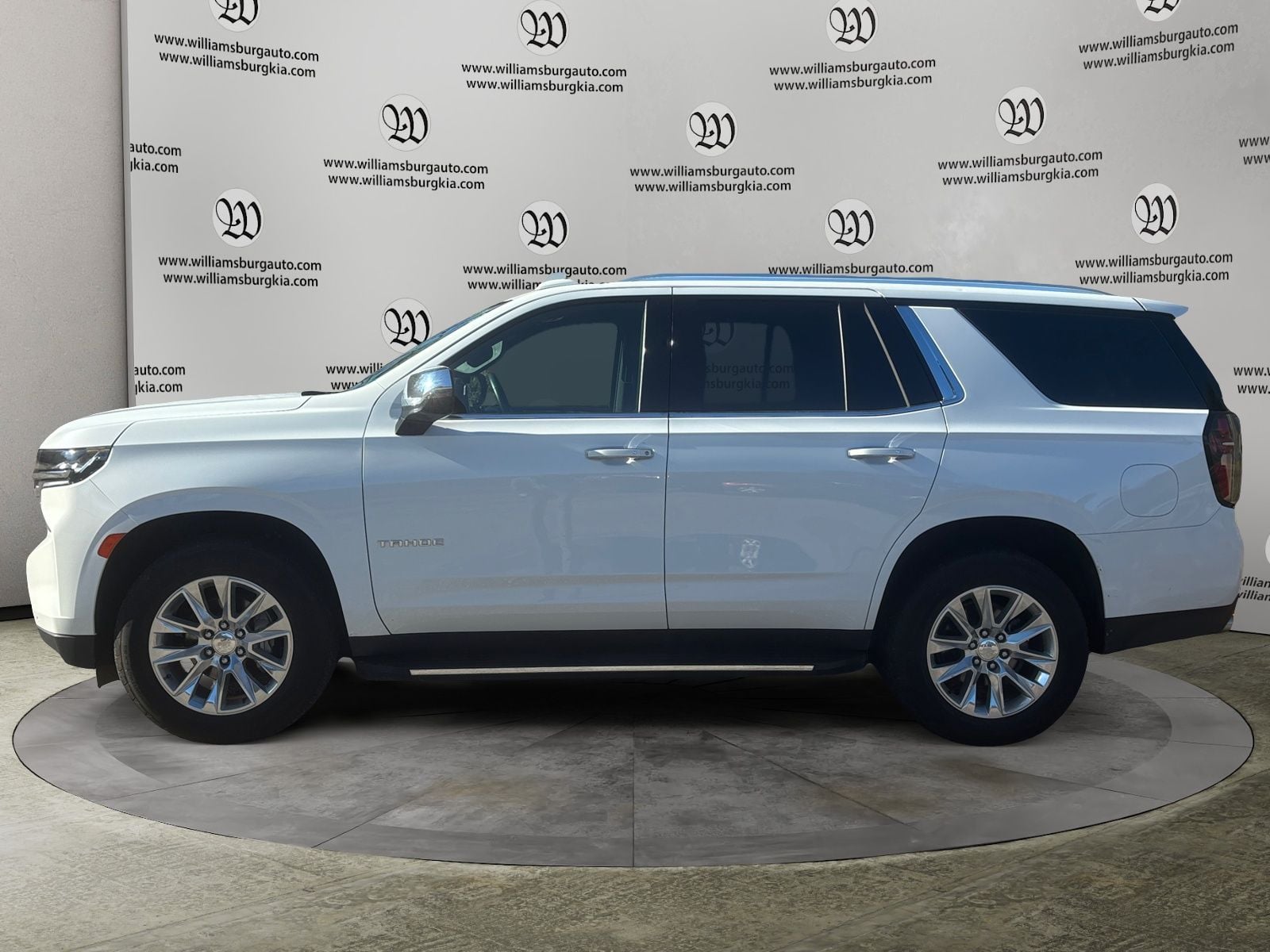 Pre-Owned 2024 Chevrolet Tahoe Premier - photo - 1