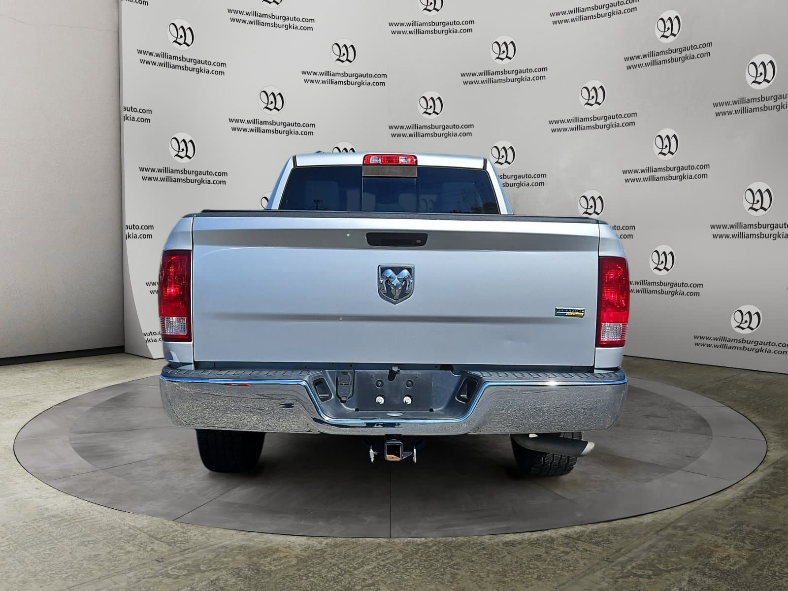 Pre-Owned 2017 Ram 1500 SLT - photo - 3