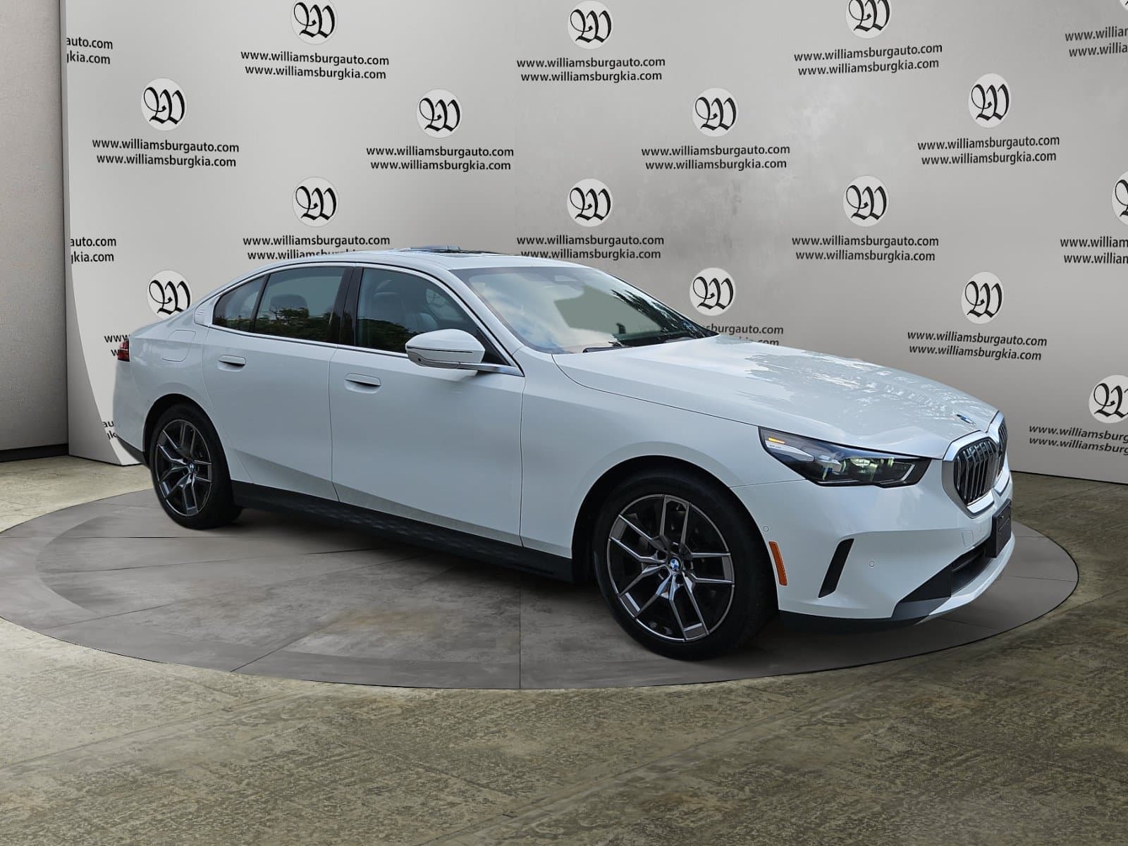 Pre-Owned 2026 BMW 5 Series 530i xDrive - photo - 6