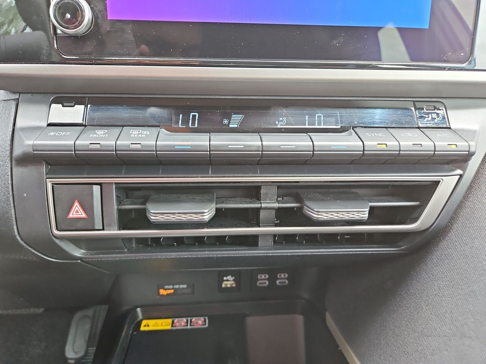 Pre-Owned 2025 Toyota Camry LE - photo - 26
