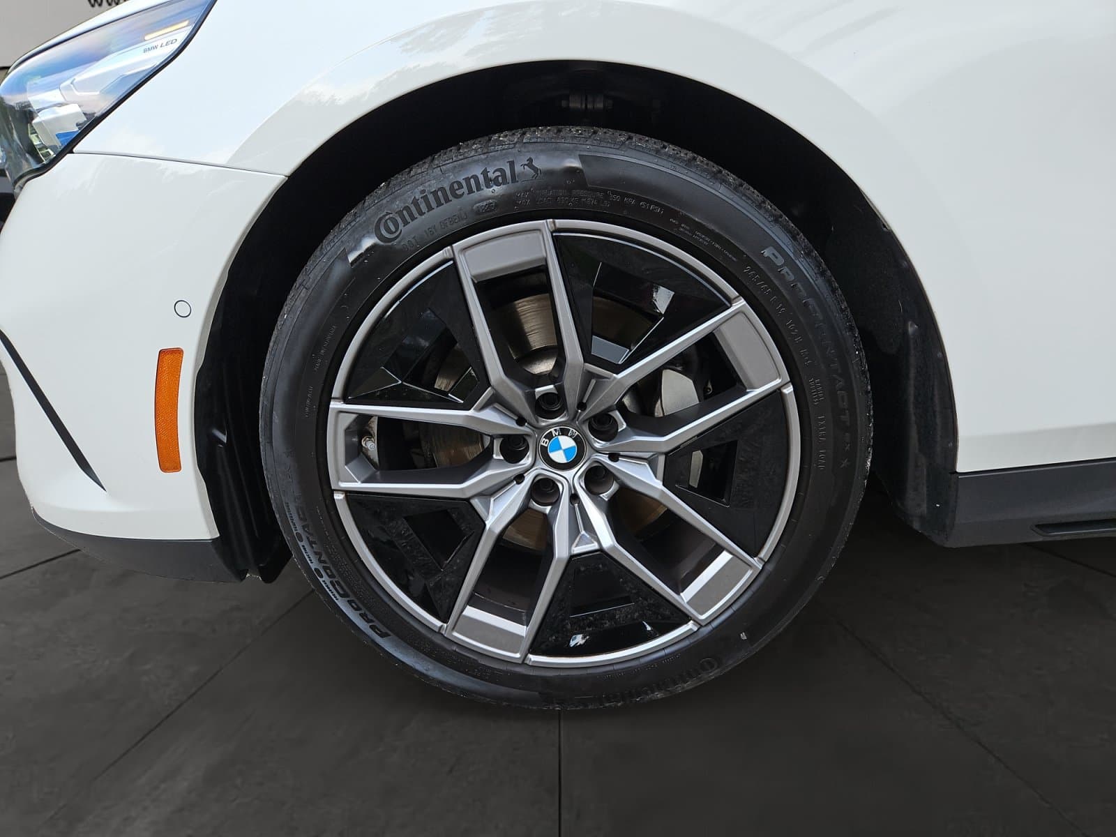 Pre-Owned 2026 BMW 5 Series 530i xDrive - photo - 13