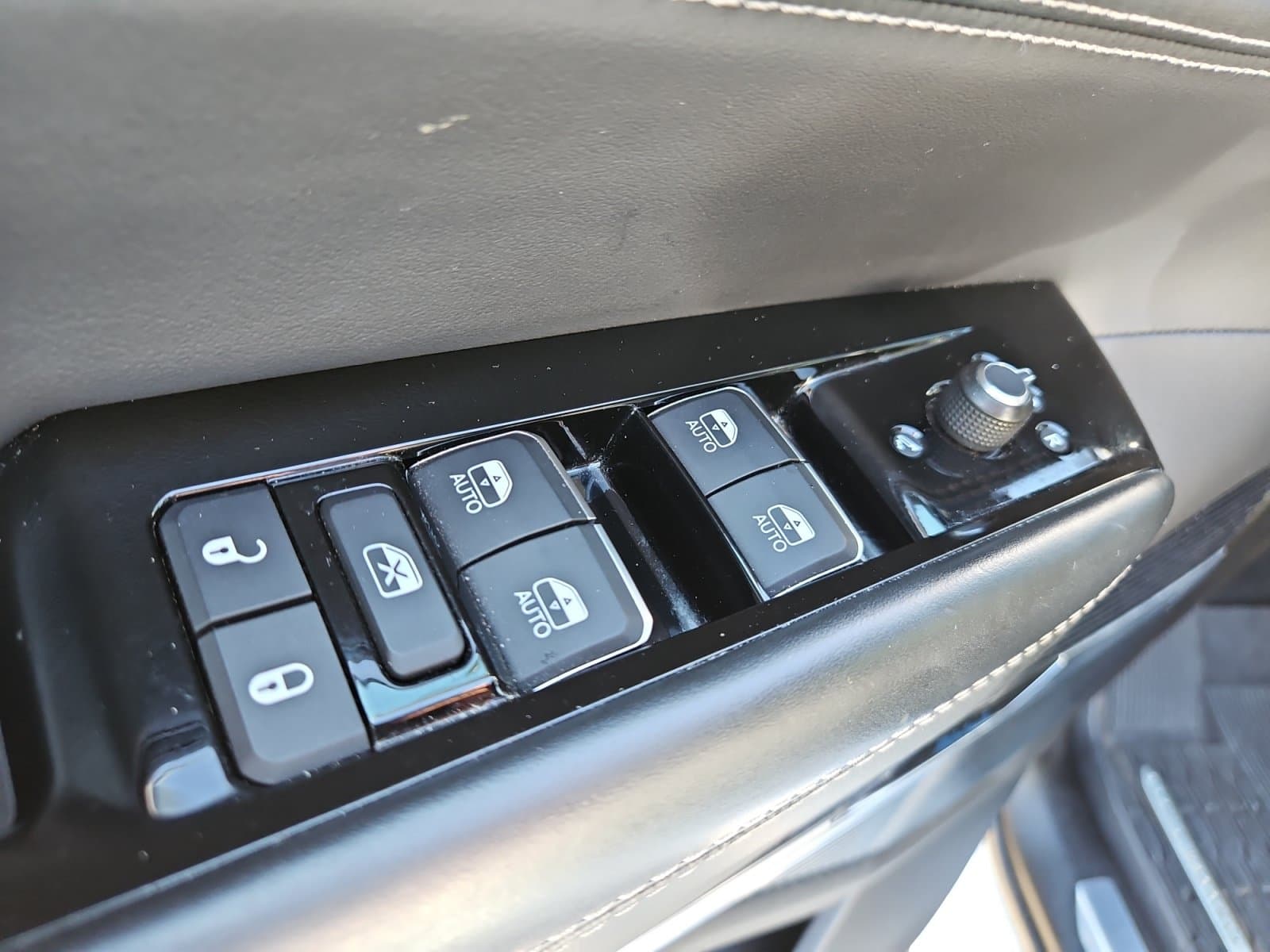 Pre-Owned 2024 Jeep Grand Wagoneer L Series II - photo - 22