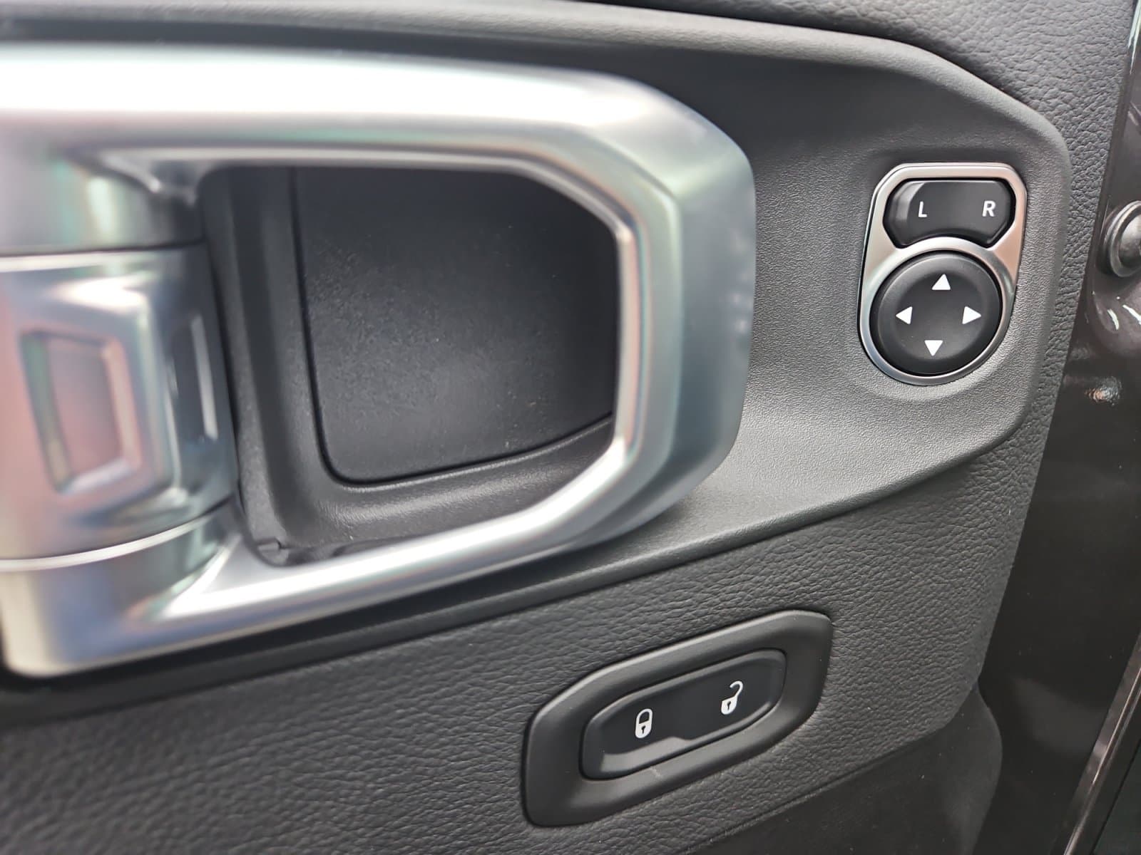 New 2027 Jeep Wrangler Sahara - photo - 21