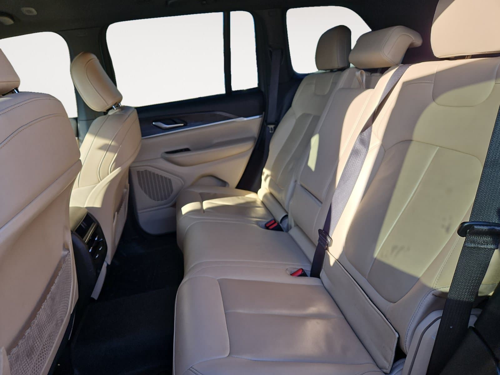 Pre-Owned 2023 Jeep Grand Cherokee Limited - photo - 12