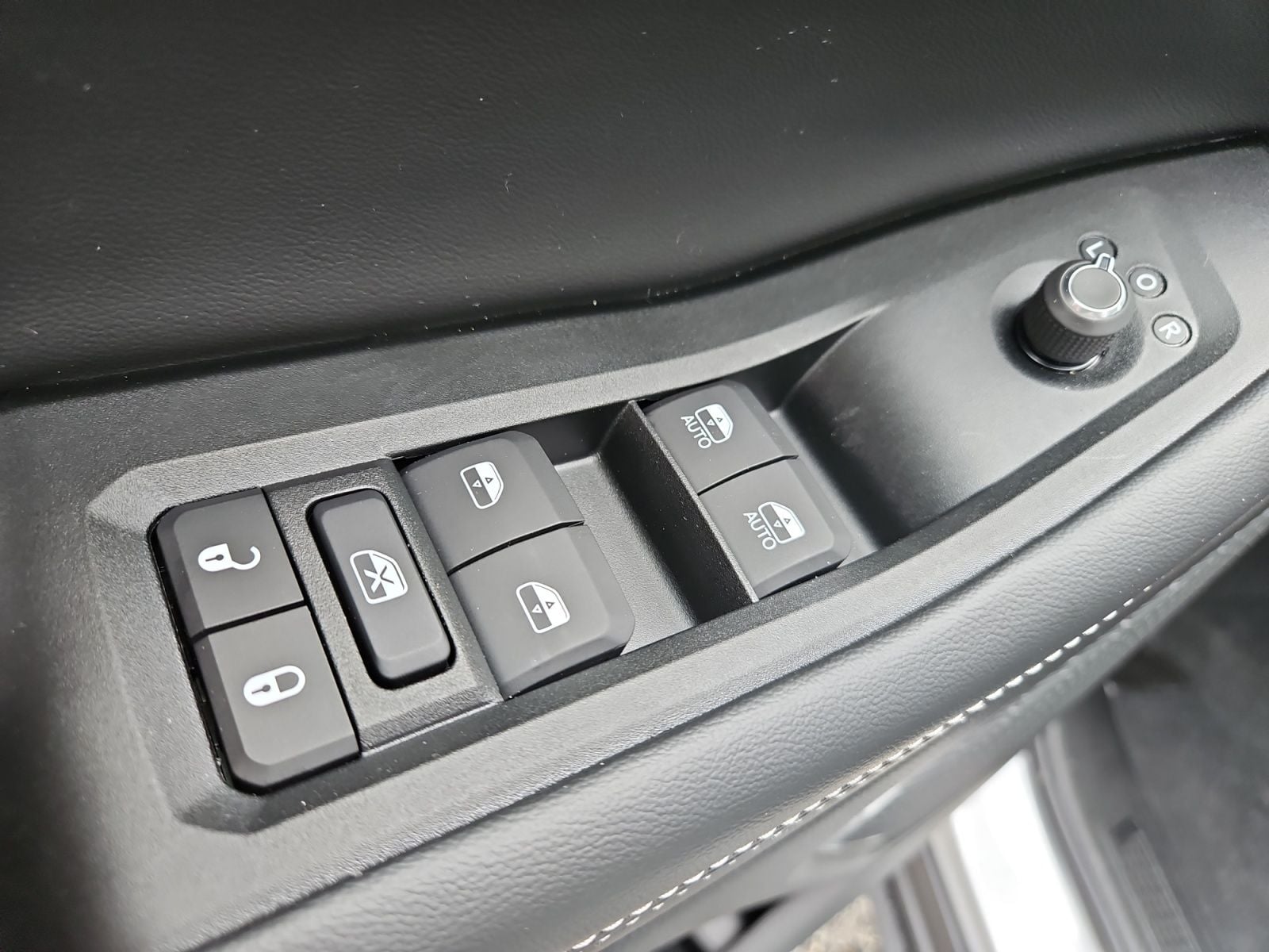 New 2026 Jeep Grand Cherokee L Limited - photo - 21