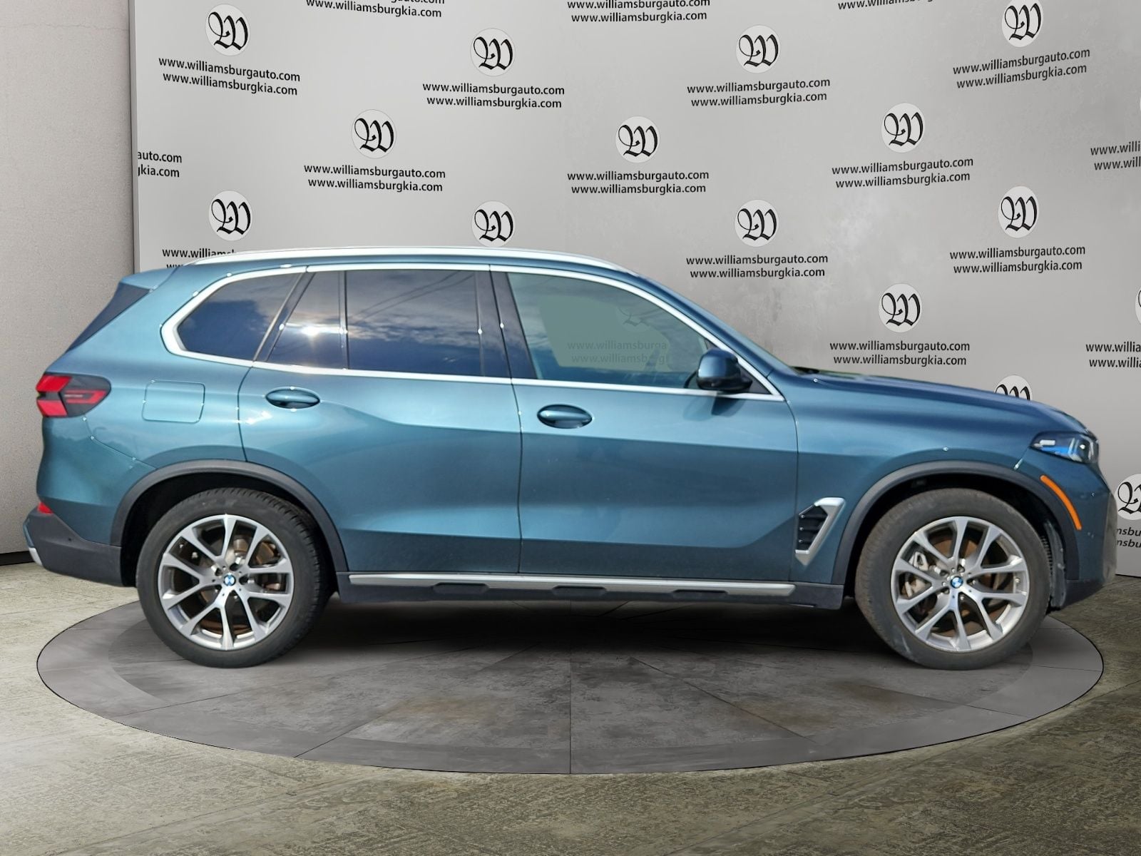 Pre-Owned 2024 BMW X5 xDrive40i - photo - 5
