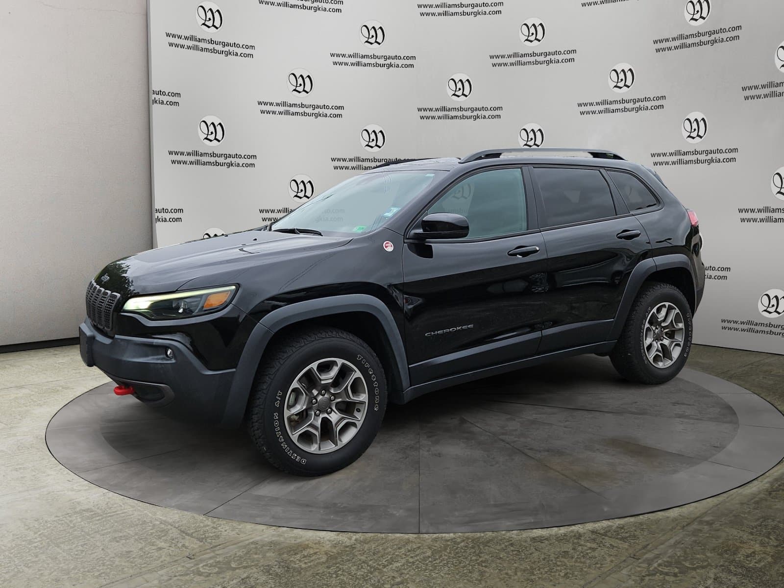 Pre-Owned 2022 Jeep Cherokee Trailhawk - photo - 0