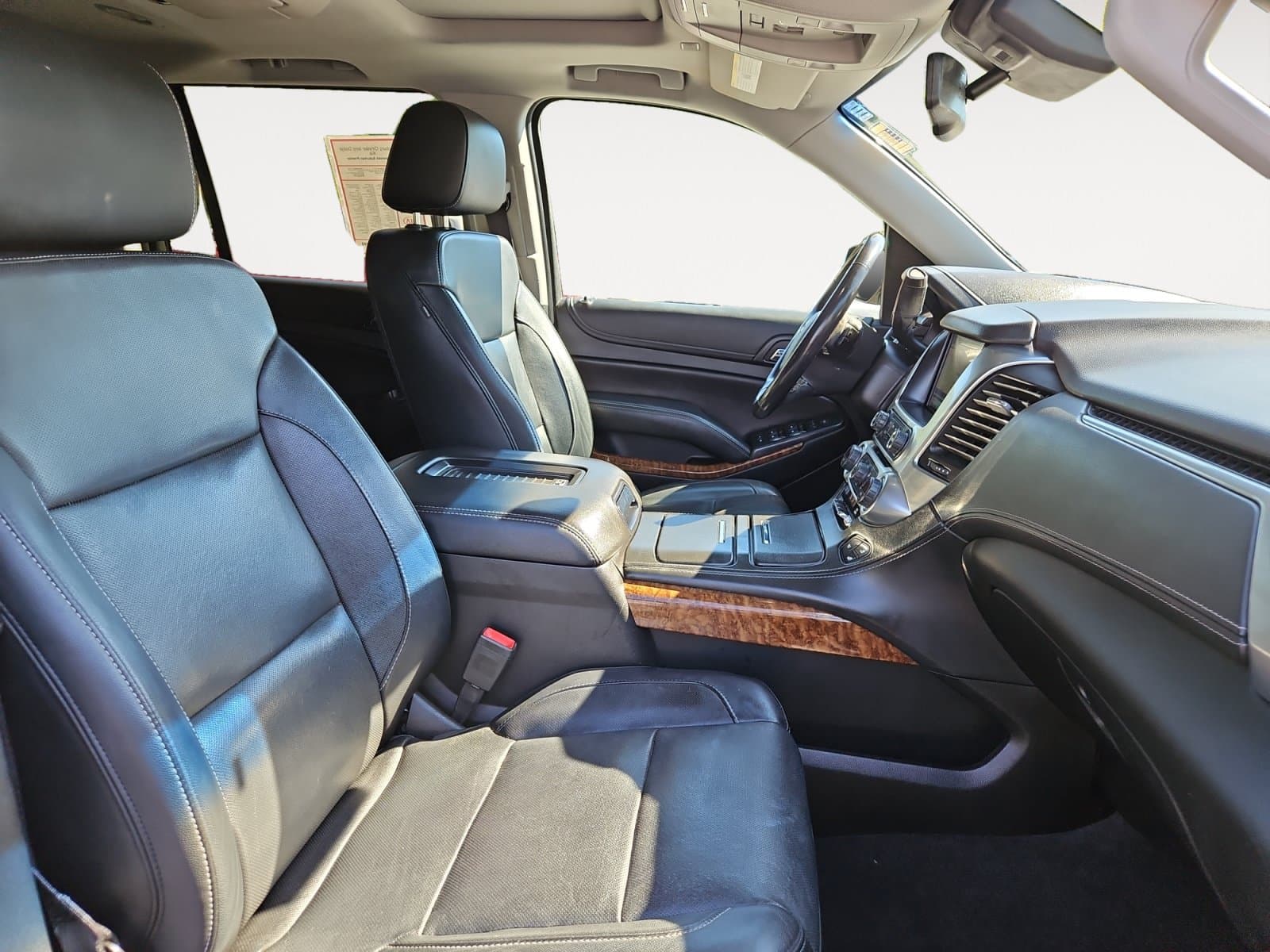 Pre-Owned 2019 Chevrolet Suburban Premier - photo - 14