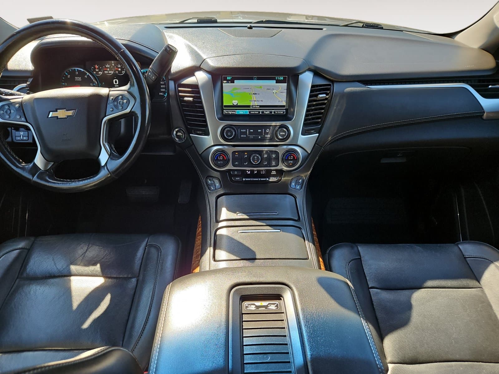 Pre-Owned 2019 Chevrolet Suburban Premier - photo - 9