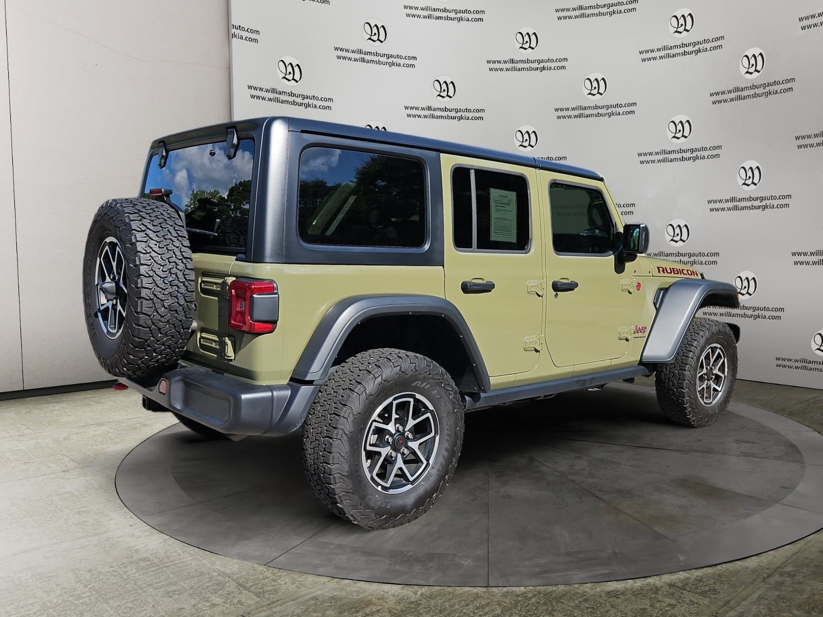 Pre-Owned 2026 Jeep Wrangler Rubicon - photo - 4