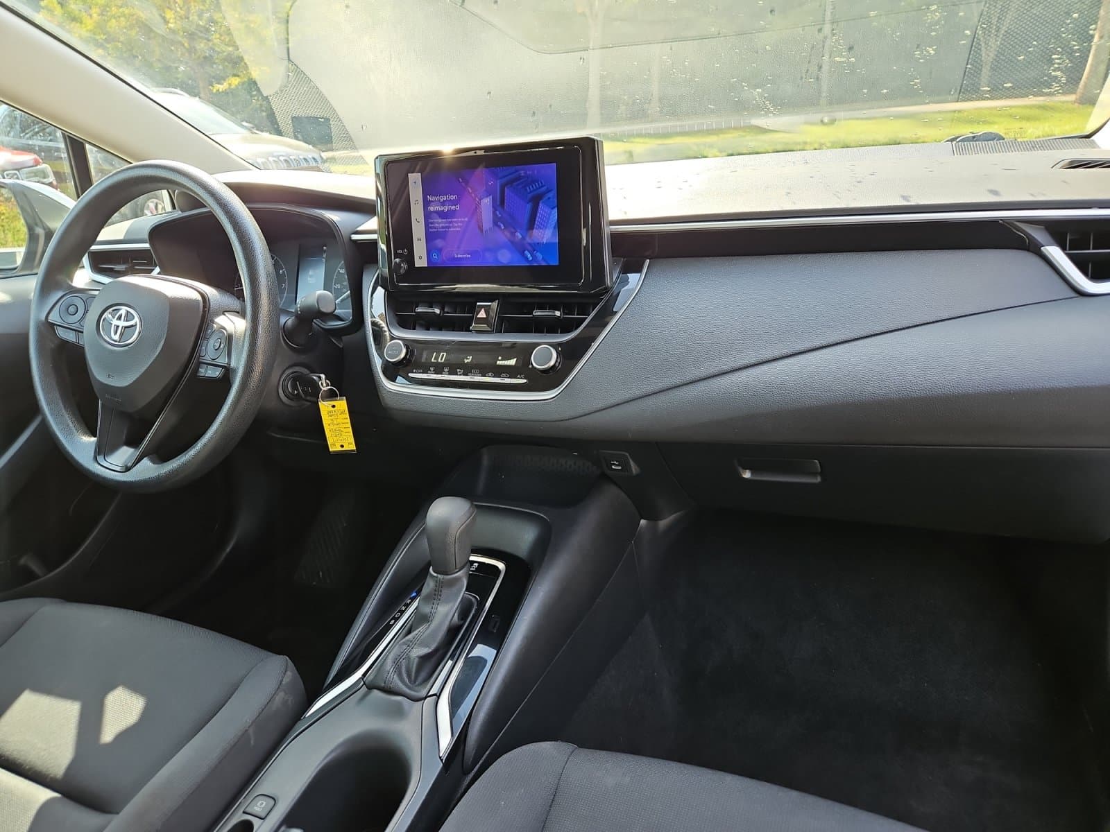 Pre-Owned 2024 Toyota Corolla LE - photo - 15