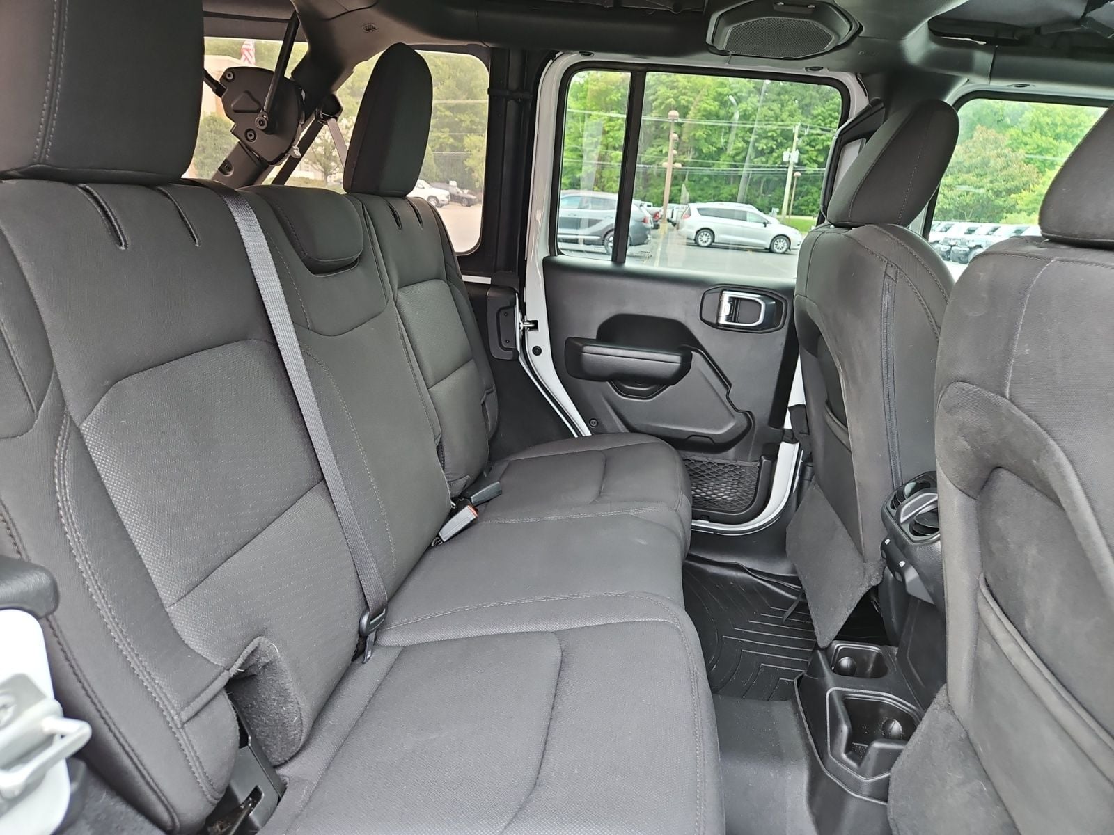 Pre-Owned 2023 Jeep Wrangler Sport S - photo - 16