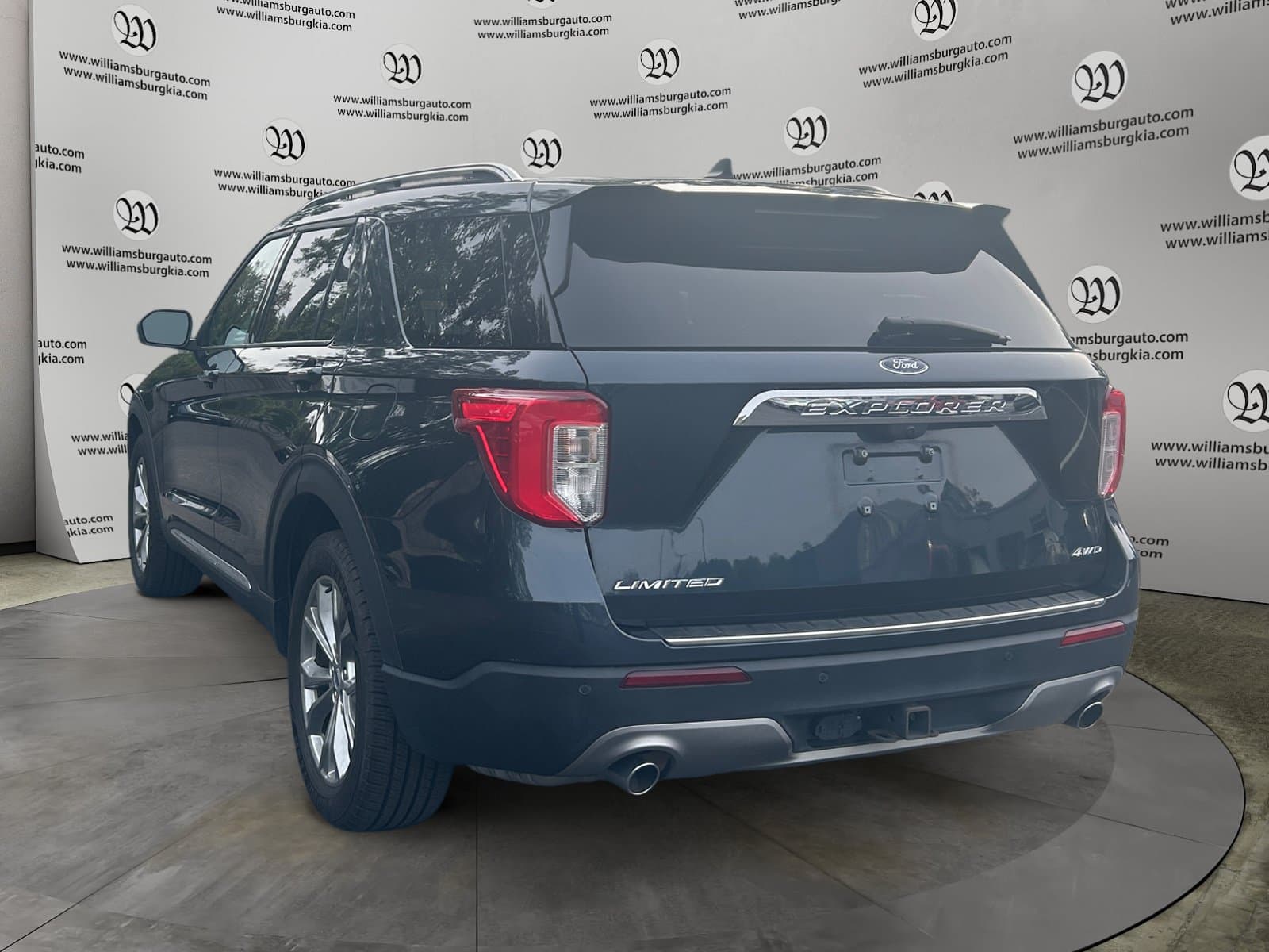 Pre-Owned 2023 Ford Explorer Limited - photo - 2