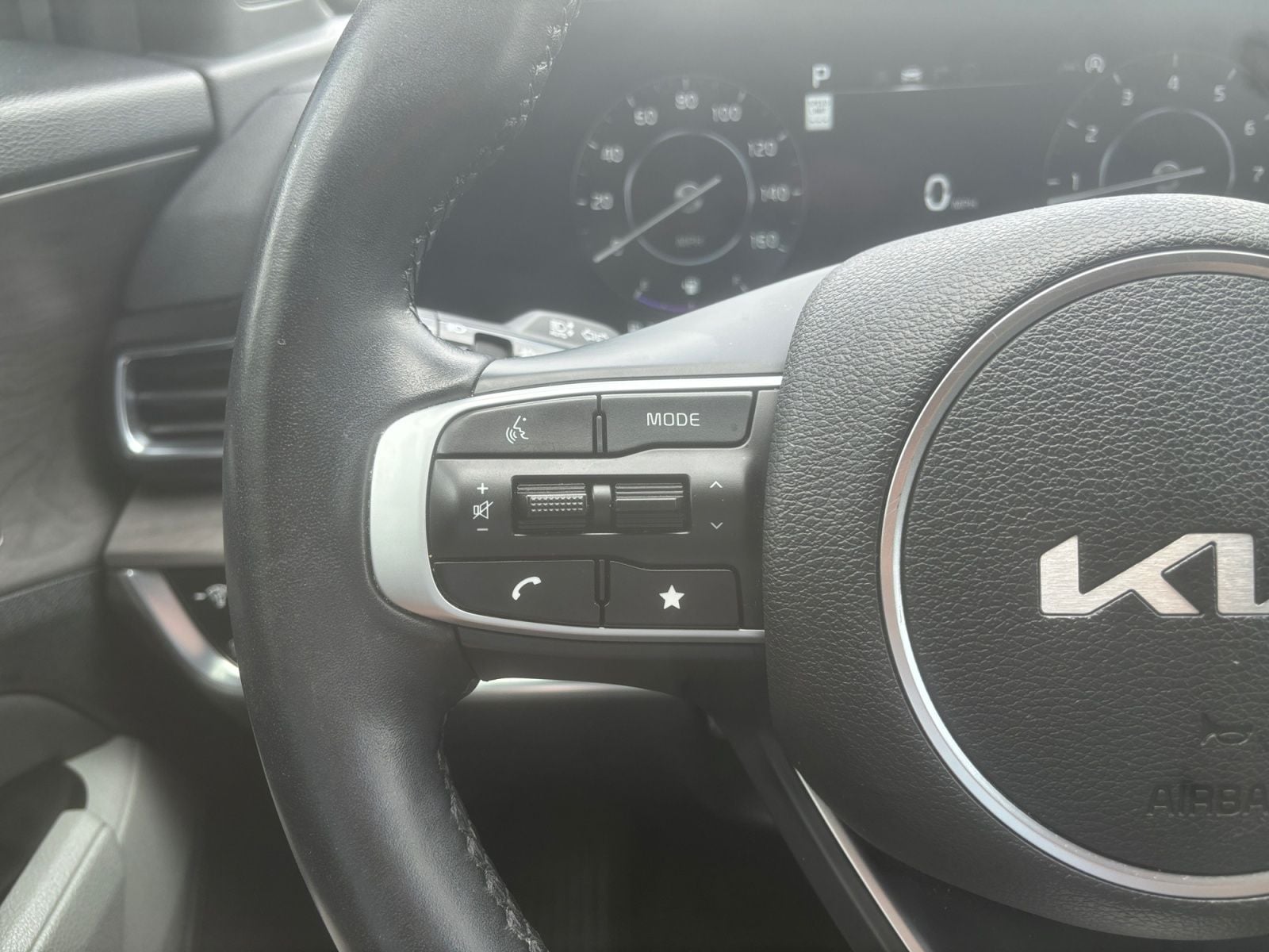 Pre-Owned 2023 Kia Sportage X-Pro - photo - 21