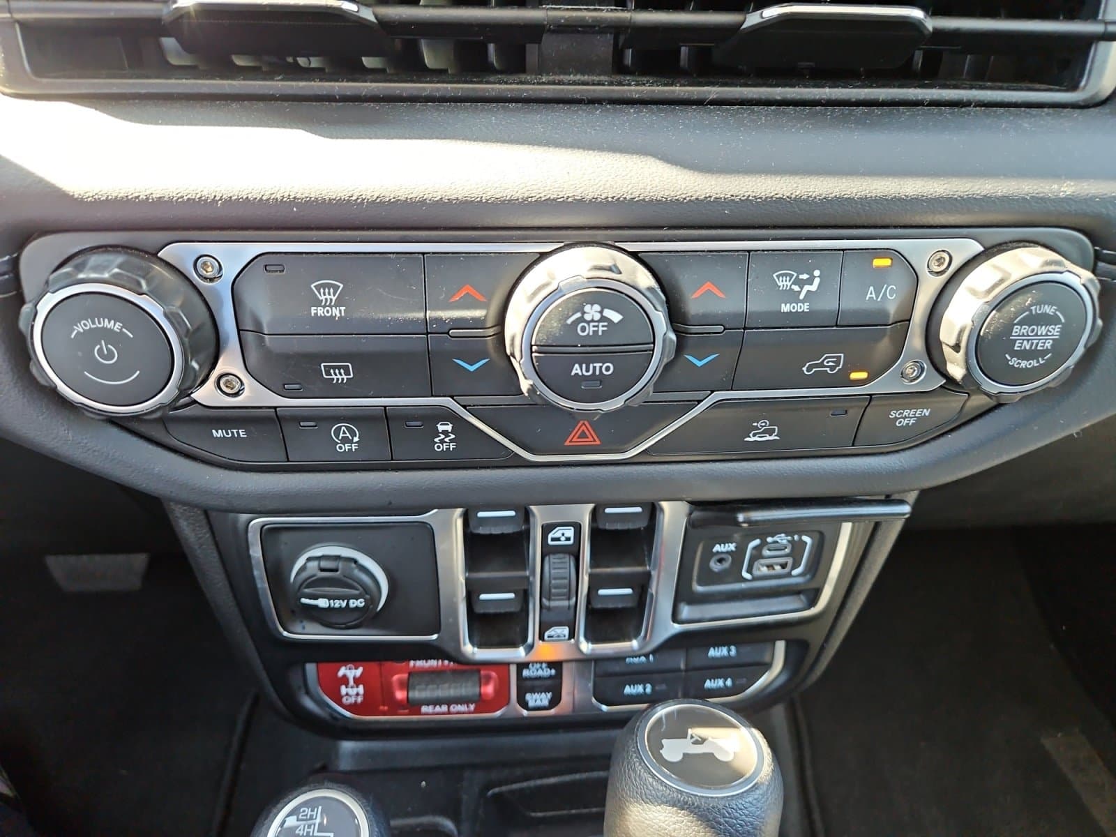 Pre-Owned 2026 Jeep Wrangler Rubicon - photo - 27