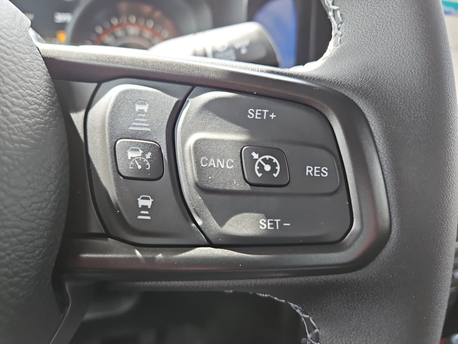 New 2026 Jeep Gladiator Sport S - photo - 25