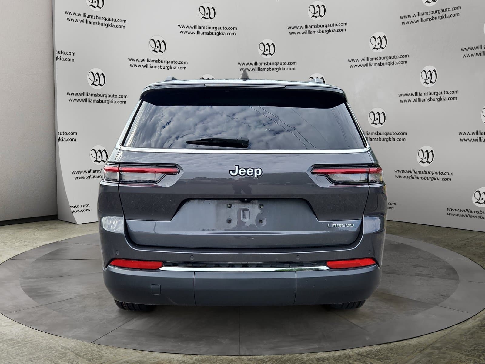 Pre-Owned 2023 Jeep Grand Cherokee L Laredo - photo - 3