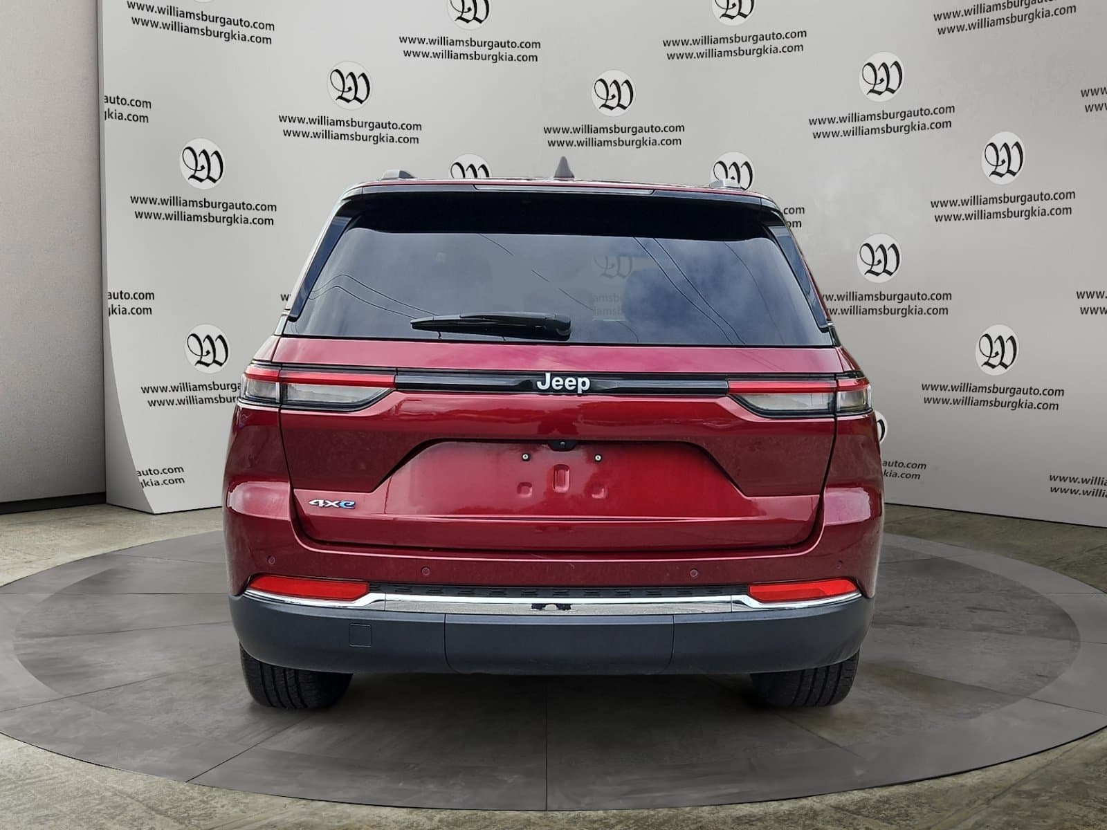 Pre-Owned 2024 Jeep Grand Cherokee 4xe - photo - 3