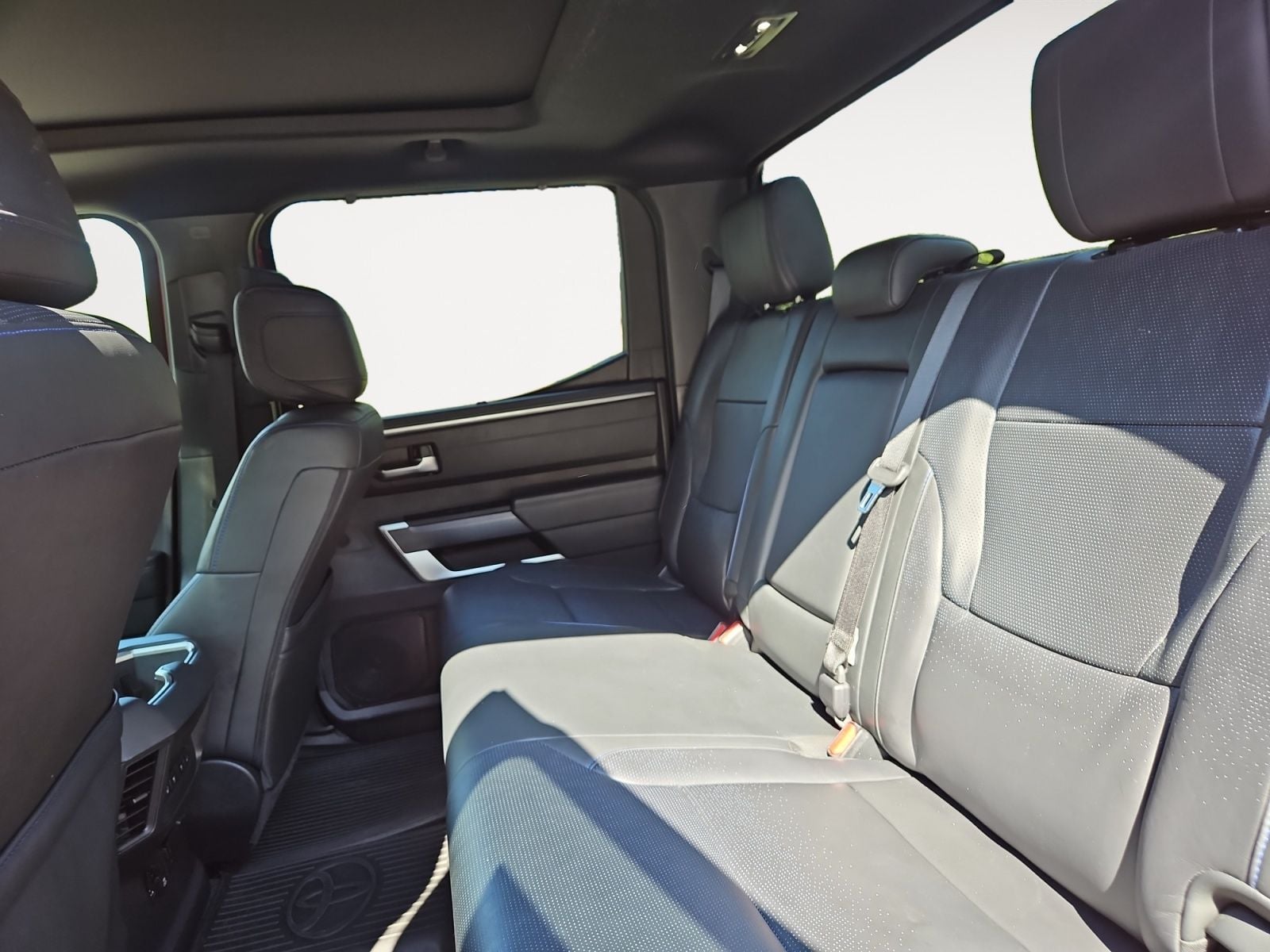 Pre-Owned 2024 Toyota Tundra Hybrid Platinum - photo - 12