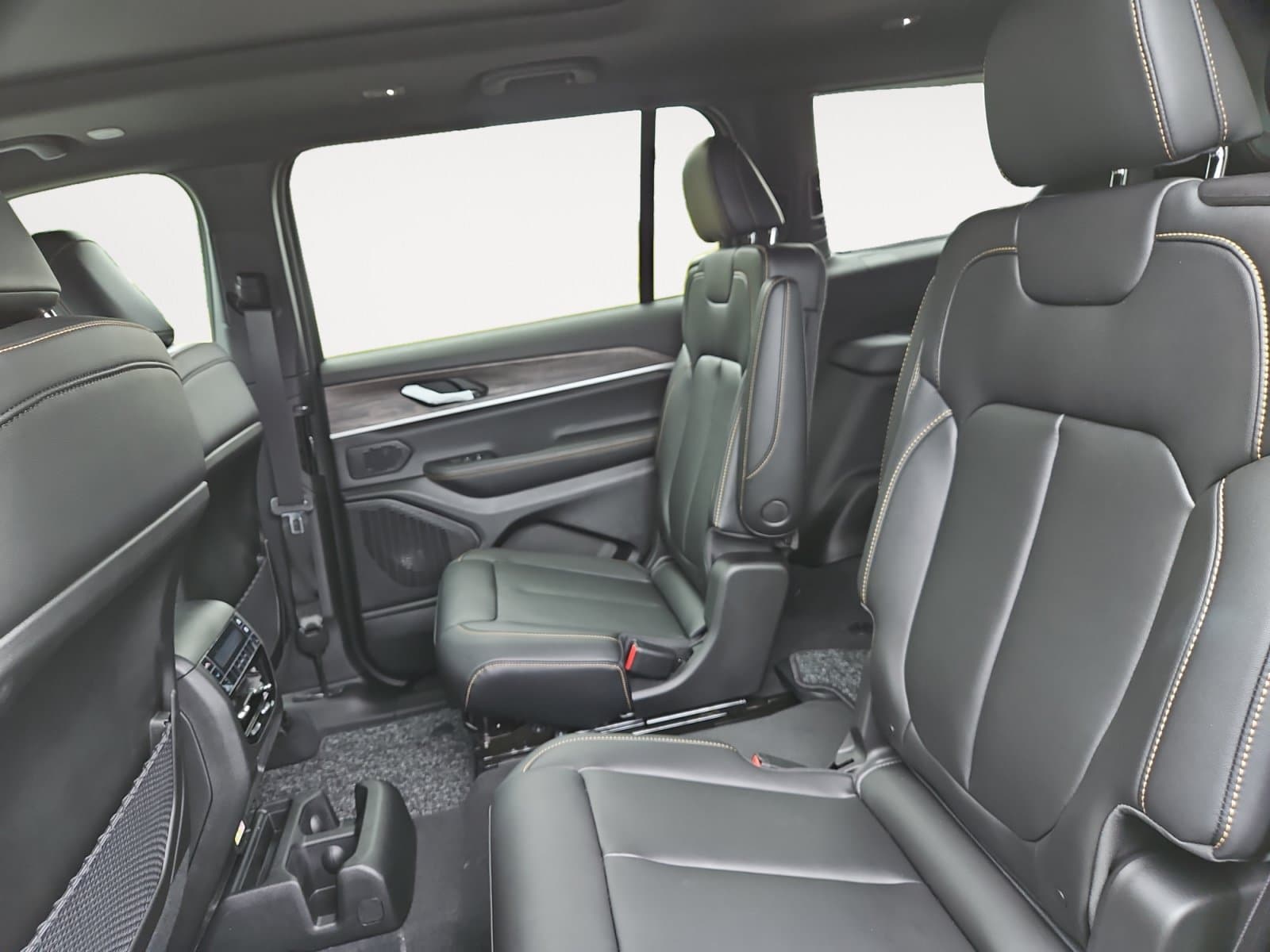 New 2026 Jeep Grand Cherokee L - photo - 12