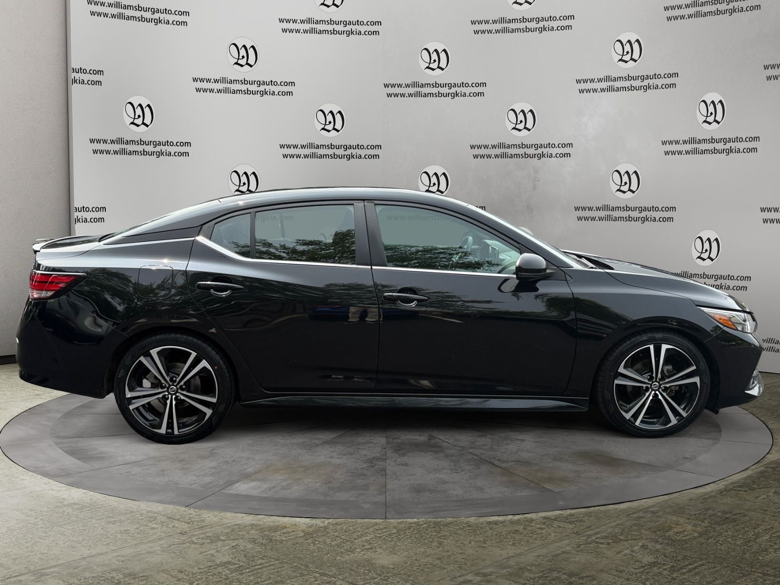 Pre-Owned 2020 Nissan Sentra SR - photo - 5