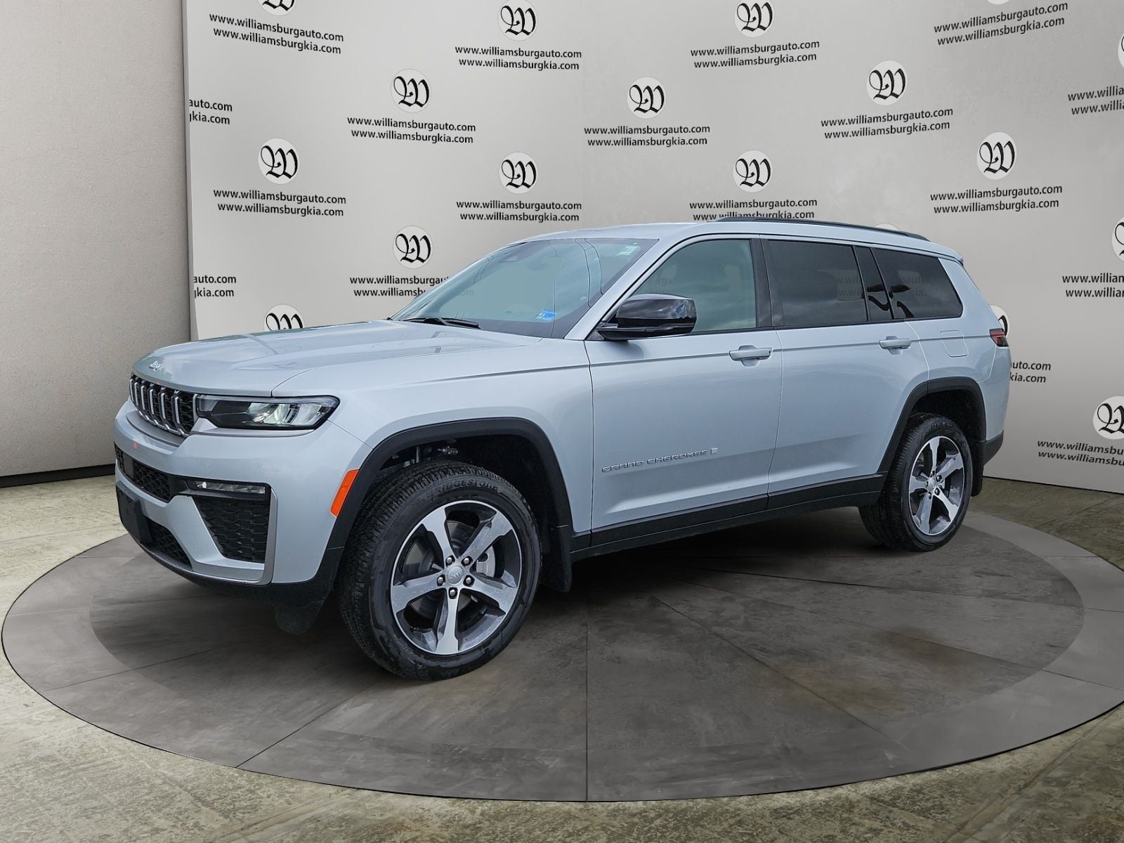 New 2026 Jeep Grand Cherokee L Limited - photo - 0
